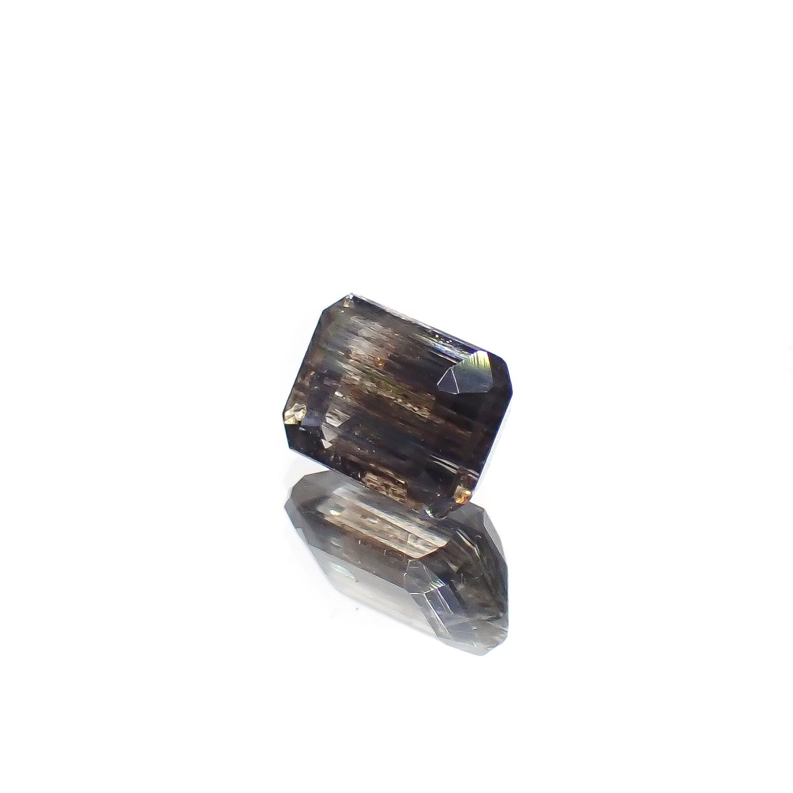 レインボースキャポライト ブラジル産 1.06ct [240326865]6.9x4.8mm前後