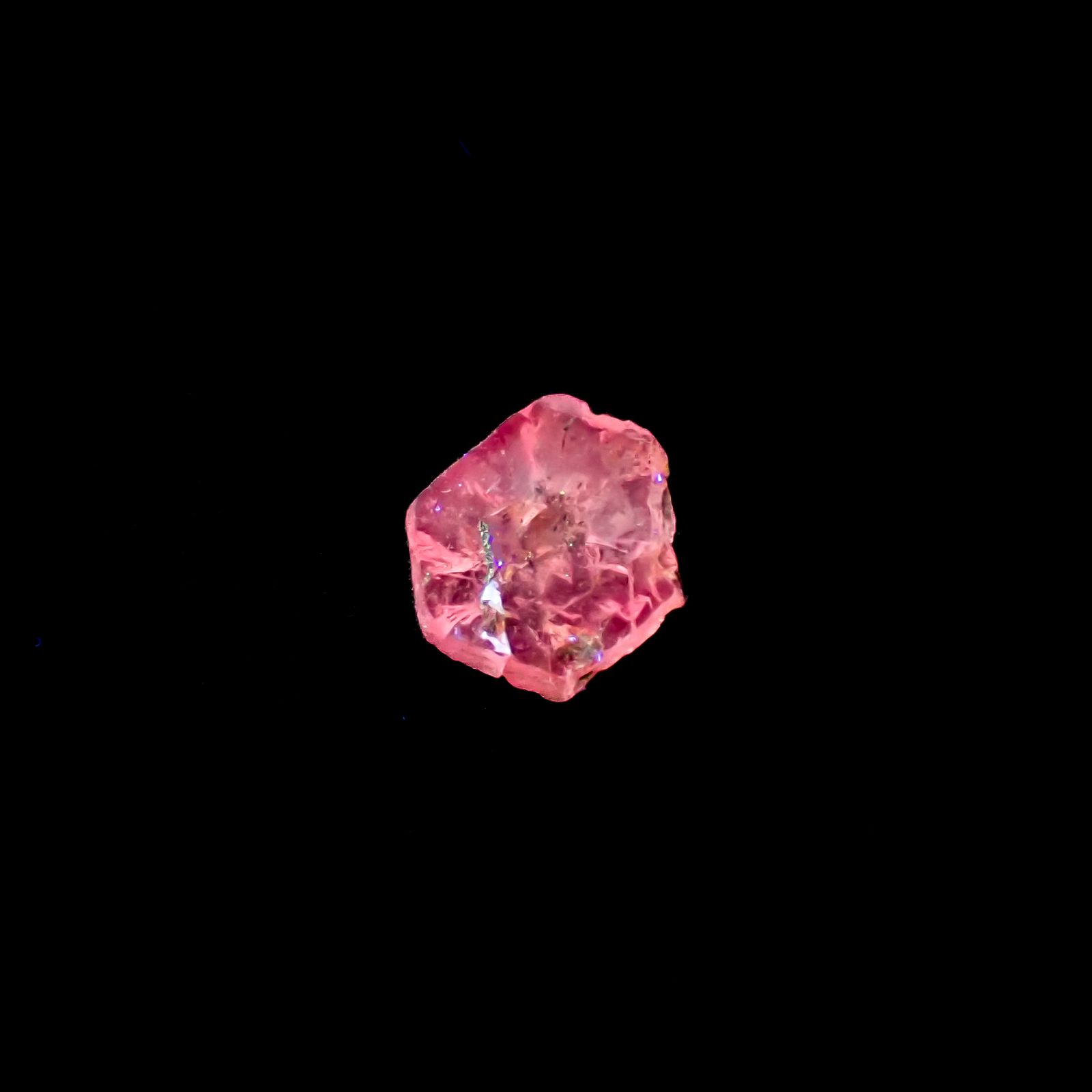 トラピッチェピンクサファイア 原石スライス パキスタン・カシミール地方産 0.73ct[240627856]7.3x6.3mm前後