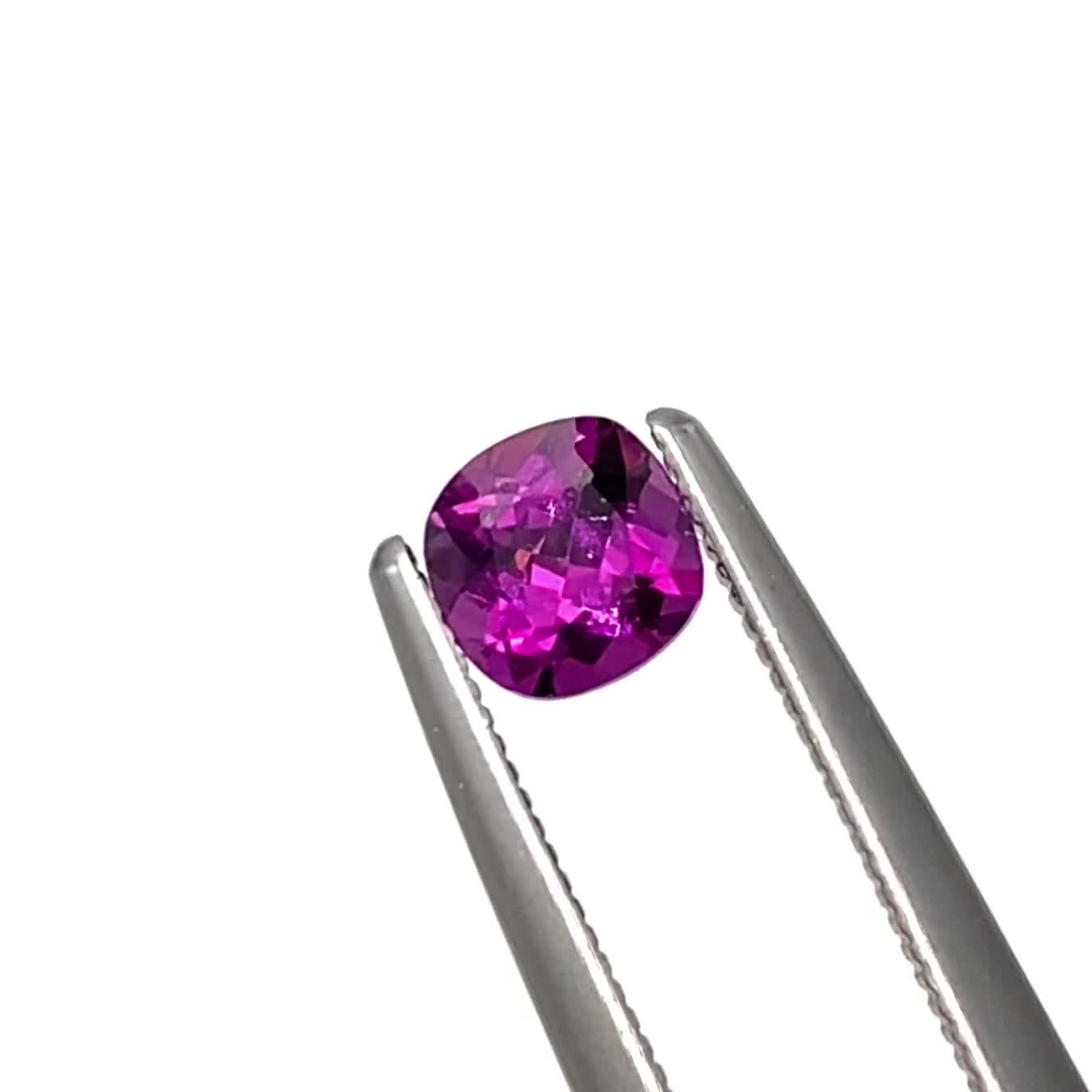 グレープガーネット(宝石名ガーネット)ブラジル産 0.50ct 識別済