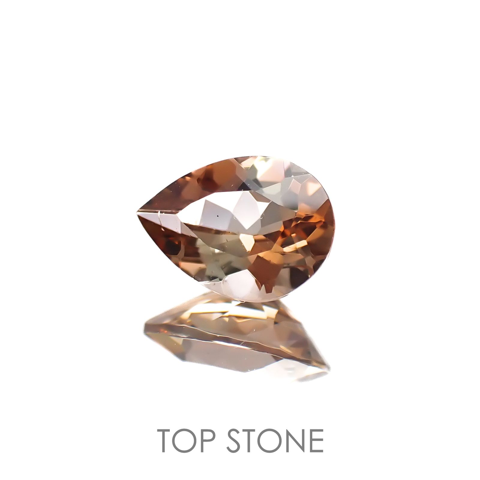 バイカラーアンダリュサイト(宝石名アンダリュサイト)スリランカ/マダガスカル産 0.64ct 識別済[220917580]7x5mm前後