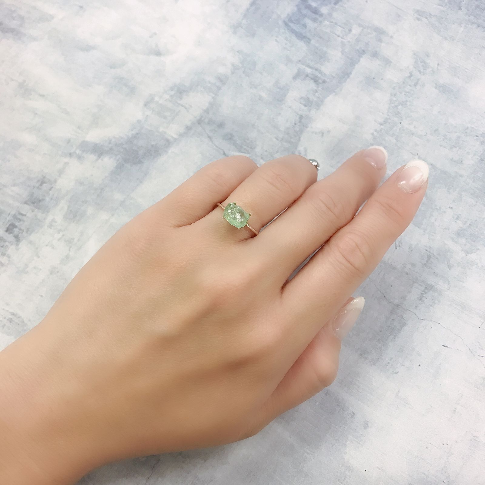 バナジウムコーネルピン原石(宝石名コーネルピン)タンザニア・タンガ州産 1.96ct 識別済[220716911]8.1x6.4mm前後
