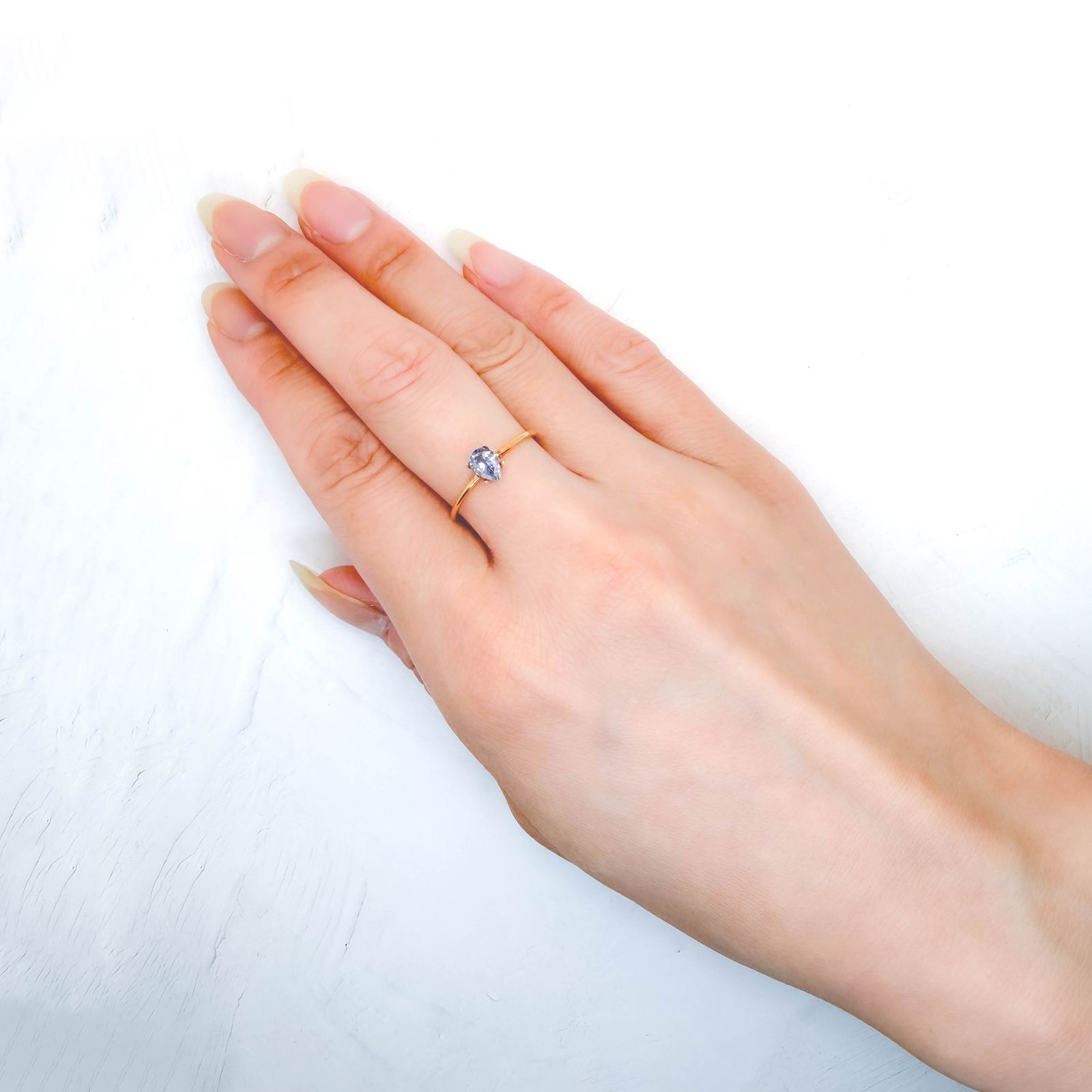 アイスブルーサファイア スリランカ/マダガスカル産 0.50ct / 6.1x4.1mm前後 [260732588]