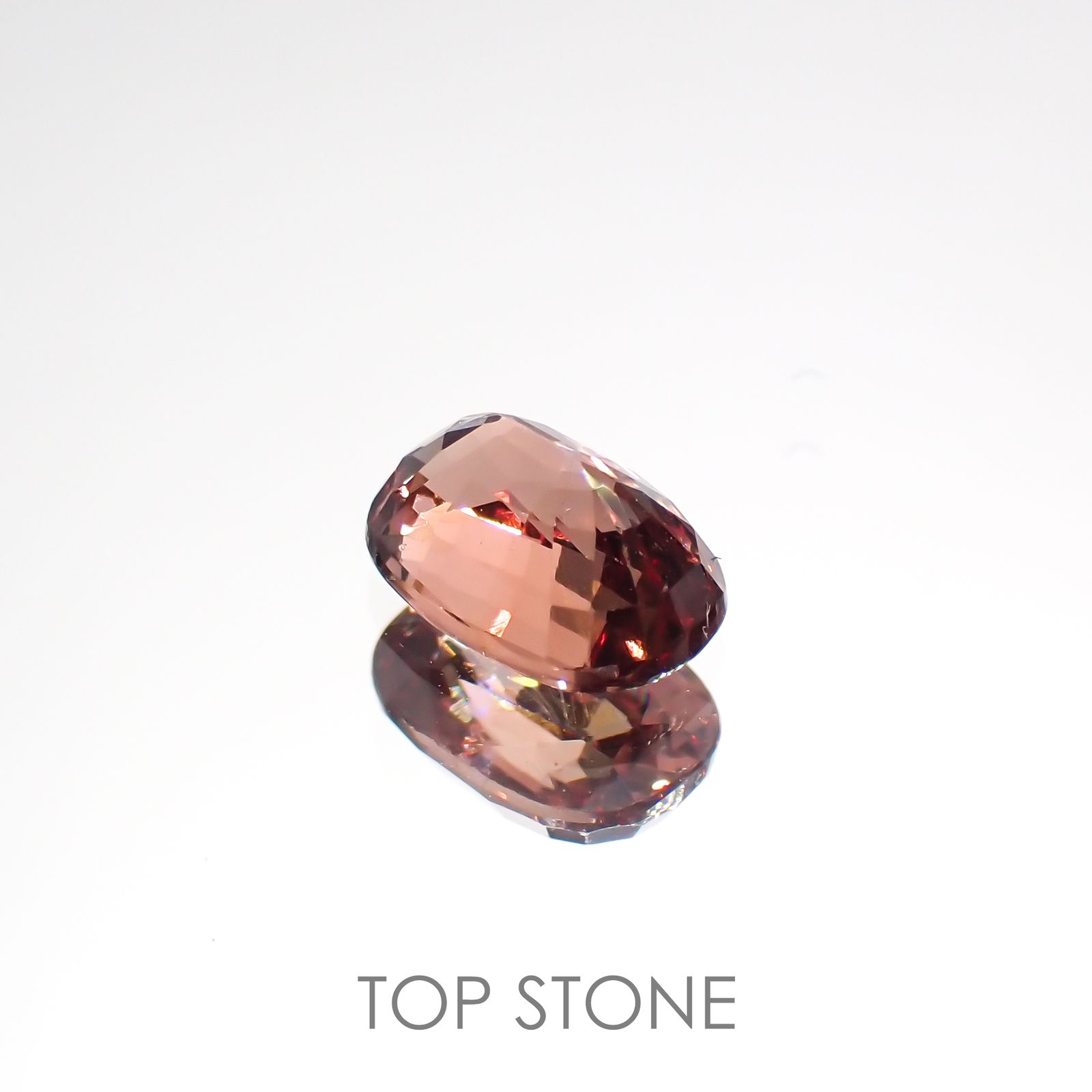 カラーシフトマラヤガーネット(宝石名ガーネット)タンザニア産 1.00ct 識別済[220115013]6.5x4.7mm前後