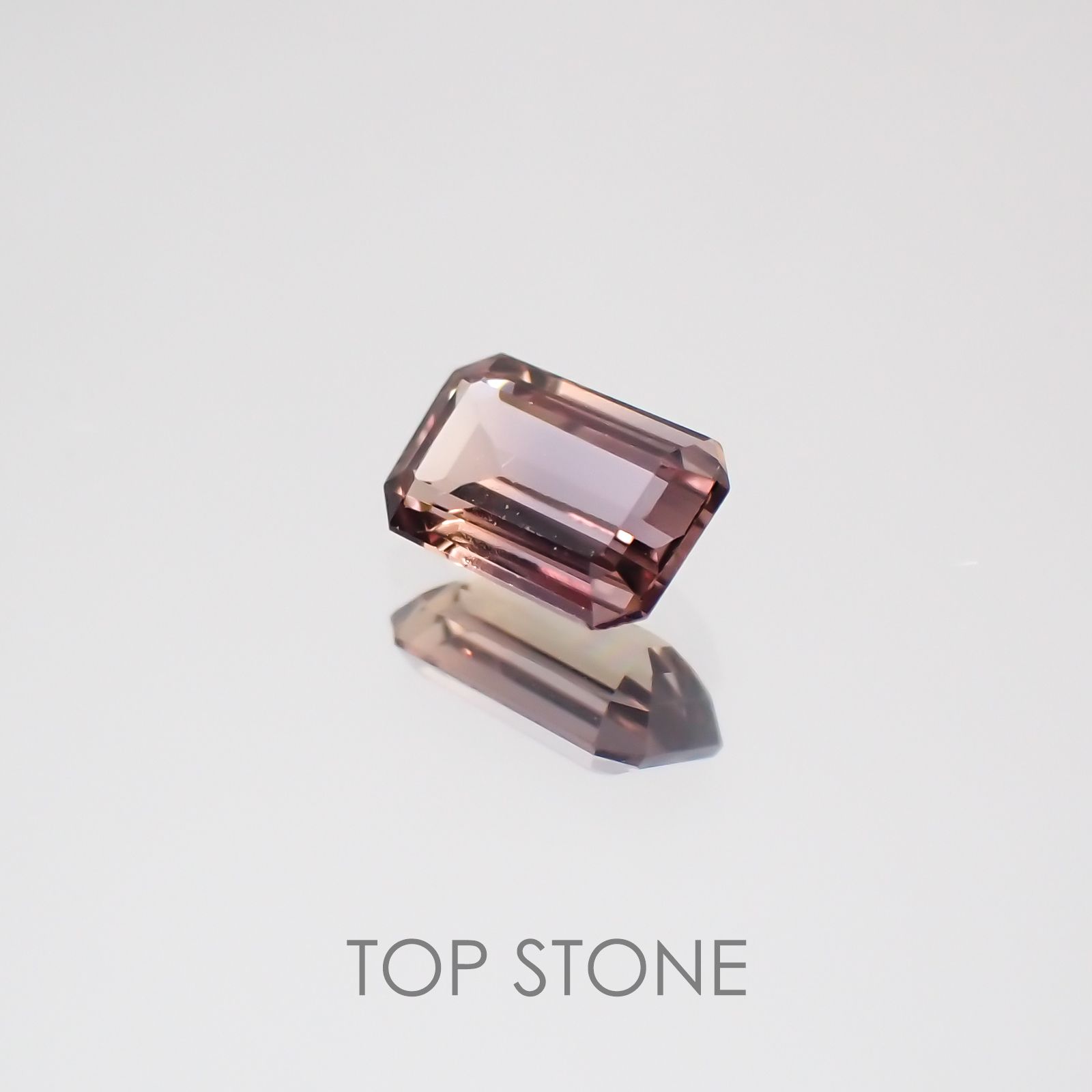 バイカラーサファイア(宝石名バイカラー・サファイア) タンザニア産 0.27ct 識別済[21069744]4.5×3mm前後