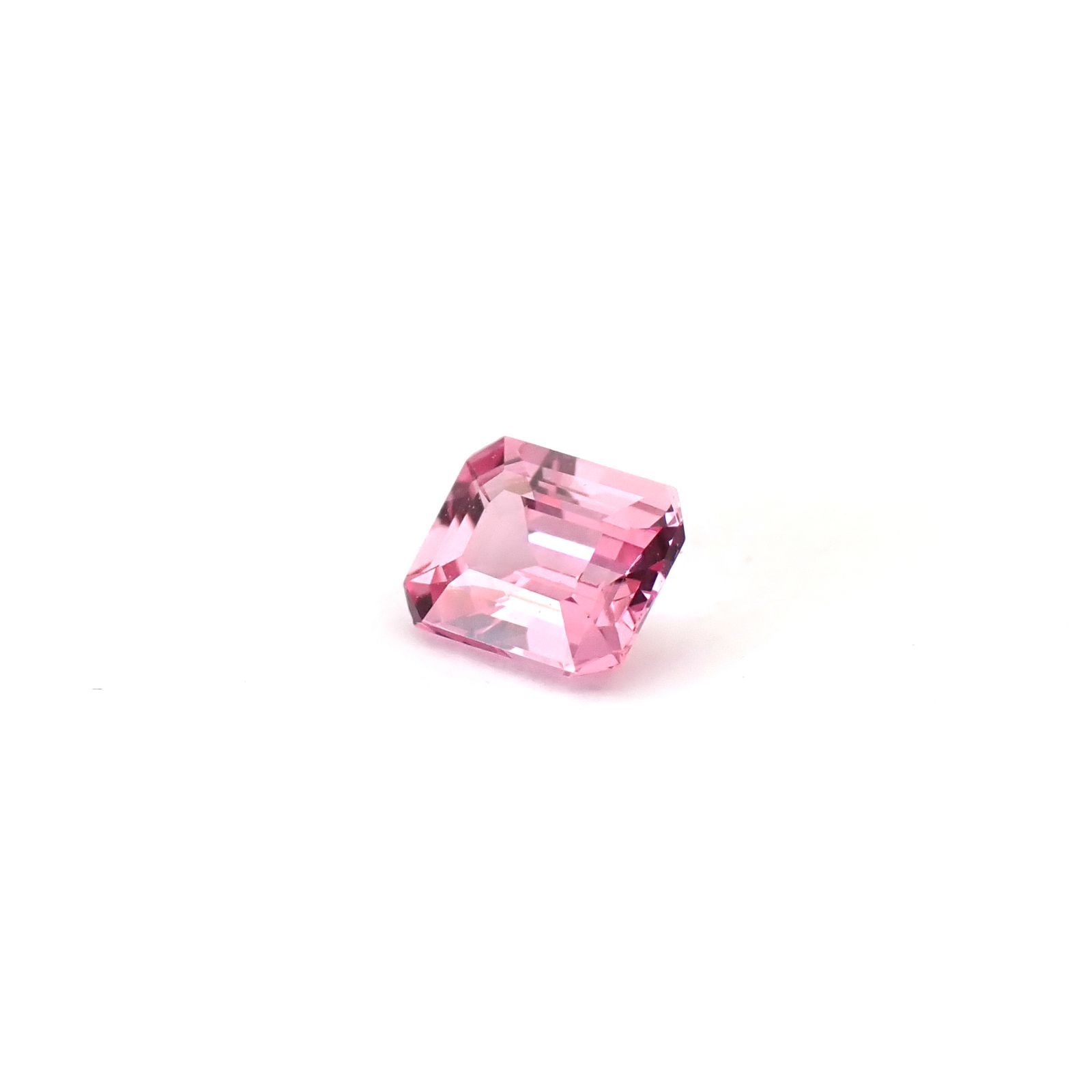 パパラチャサファイア(宝石名サファイア/別名パパラチャ・サファイア)スリランカ産 DGL鑑付 0.278ct / 4x3.21mm前後 [260632264]