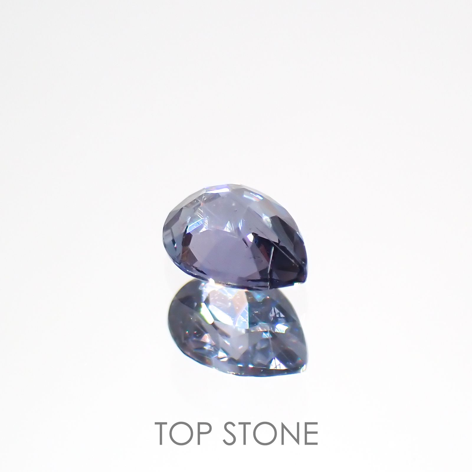 カラーチェンジガーネット アレキタイプ(宝石名ガーネット)マダガスカル・ベキリー産 0.19ct 識別済[220616435]4.1x3.1mm前後