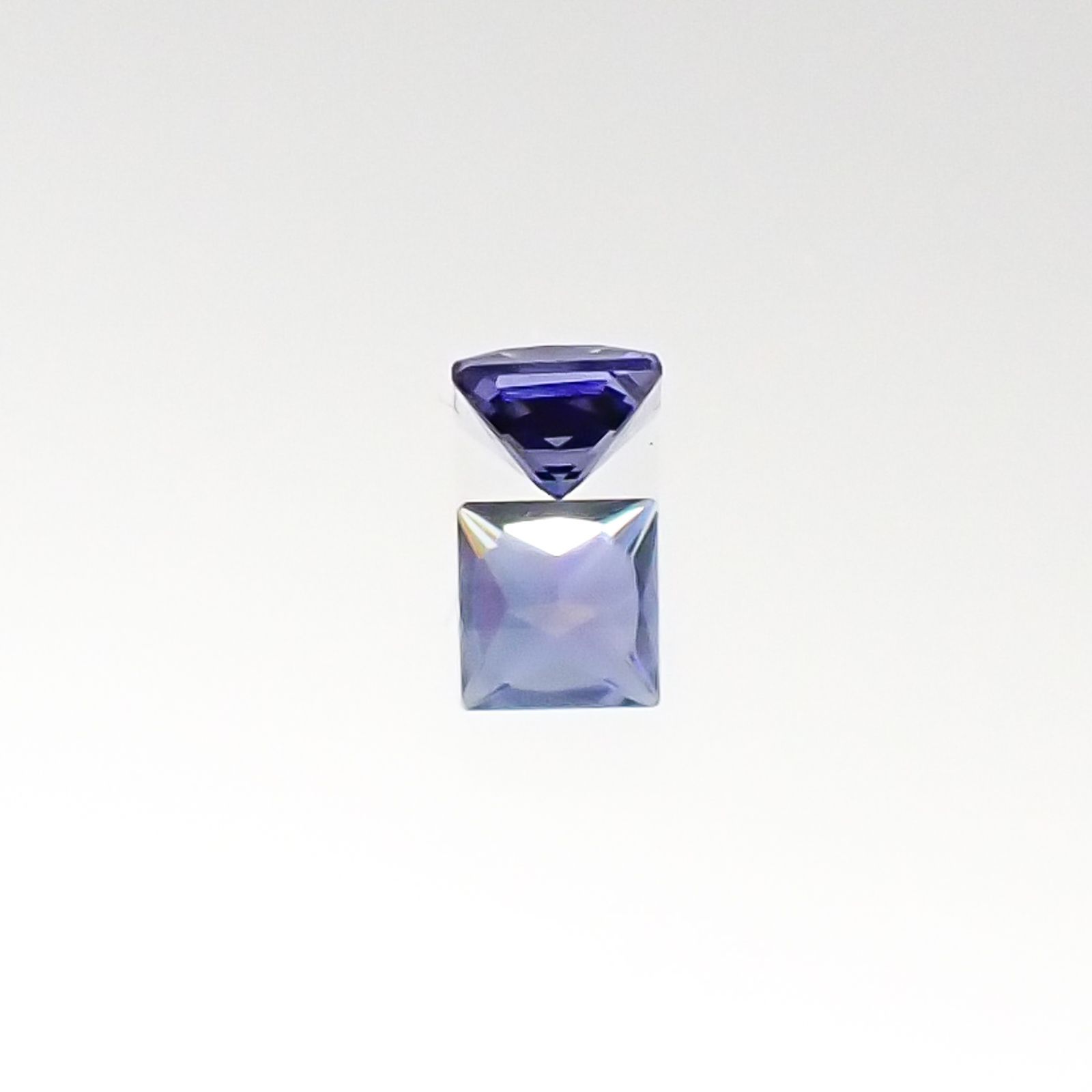 ◇プリンセスカット◇ベニトアイト アメリカ産 ルース 0.057ct[20095846]2.1×2.1mm前後