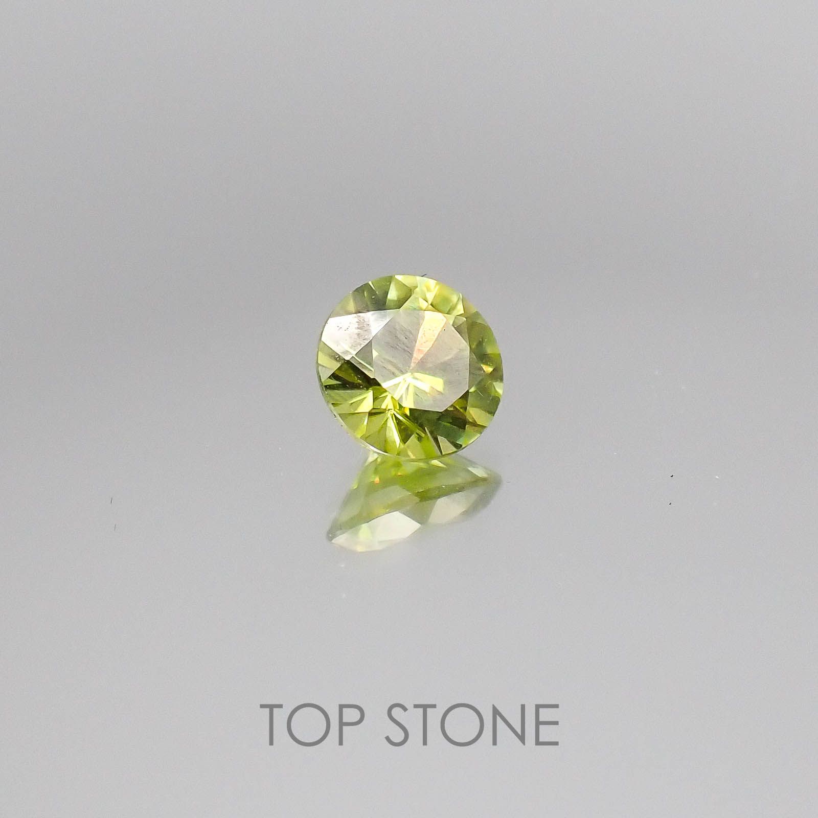 スフェーン マダガスカル産 ルース 0.89ct[20073870]6.1×6.1mm前後