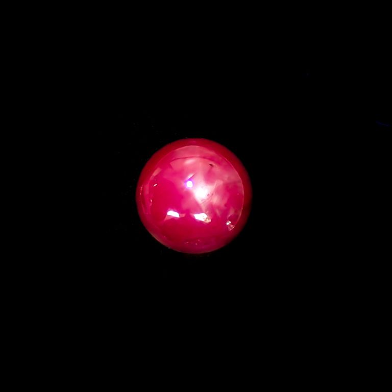 長波365(ライト)の照射で変色