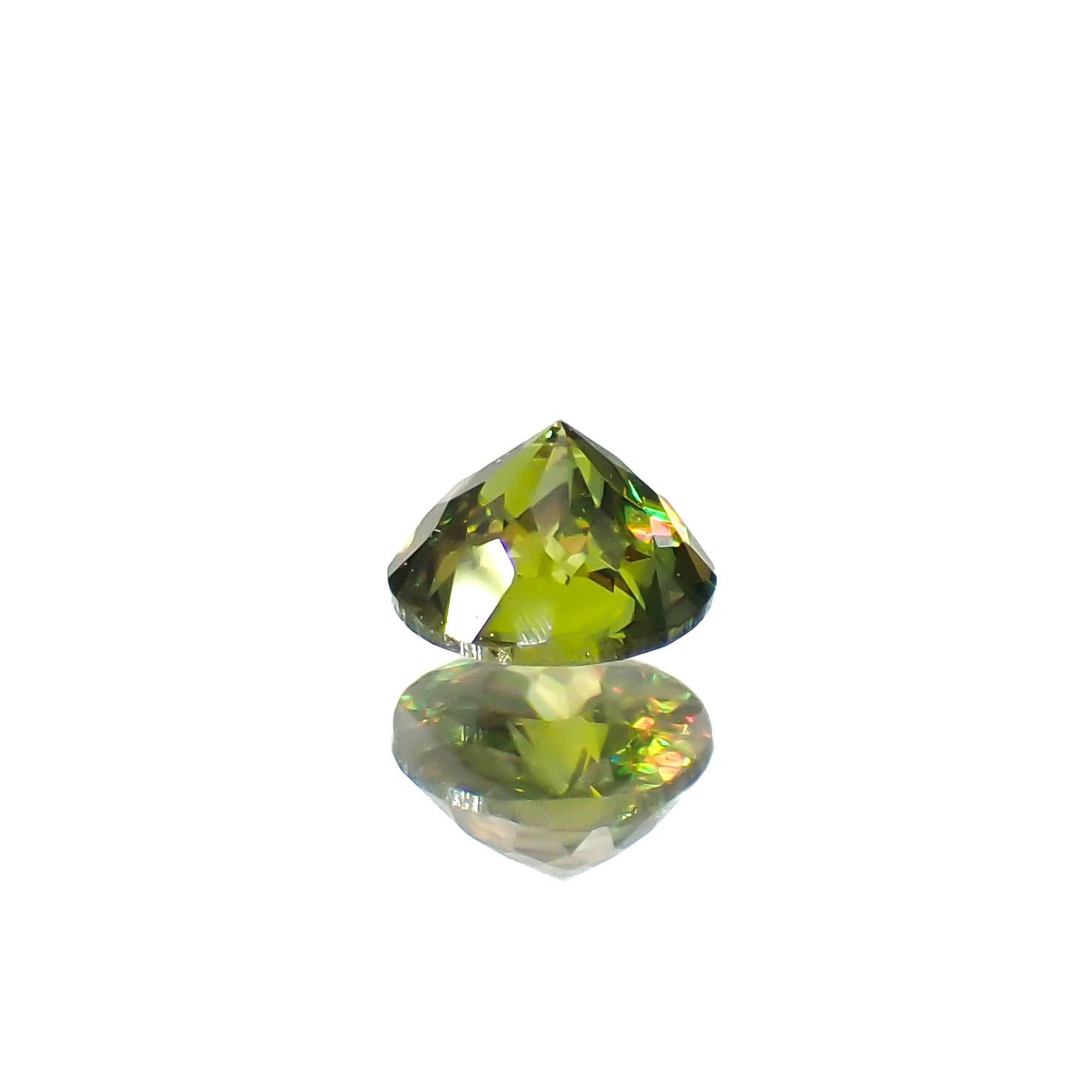 カラーチェンジスフェーン パキスタン産 0.22ct / 3.6x3.6mm前後 [250931060]