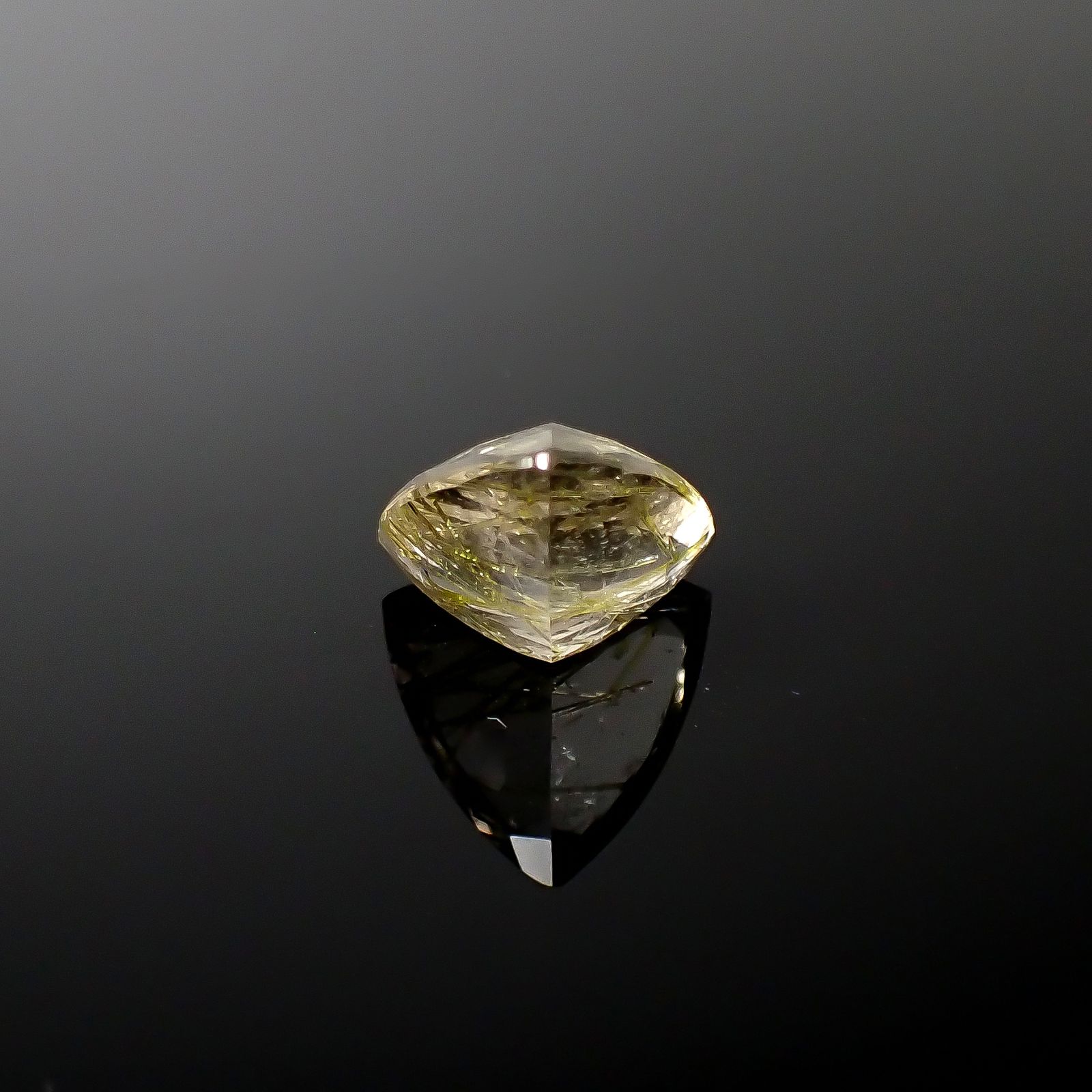エピドートインクォーツ ブラジル産 6.36ct [240427297]13.2x12.8mm前後
