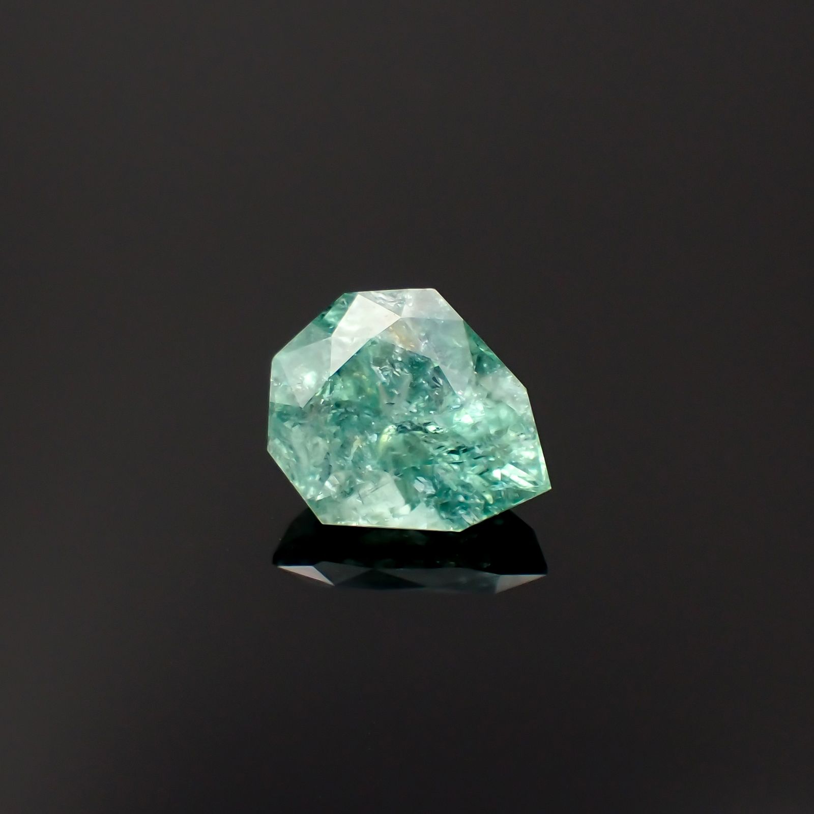 ◇カスタムカット◇パライバトルマリン モザンビーク産 6.53ct[230622509]14.2x12.1mm前後