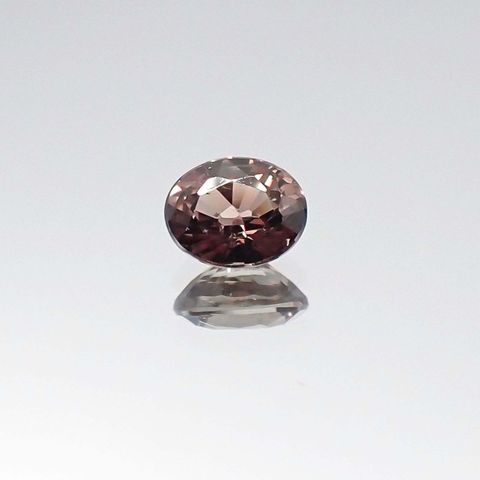 カラーチェンジサファイア 非加熱(宝石名サファイア)タンザニア産 0.39ct 識別済[230622426]4.7x3.6mm前後