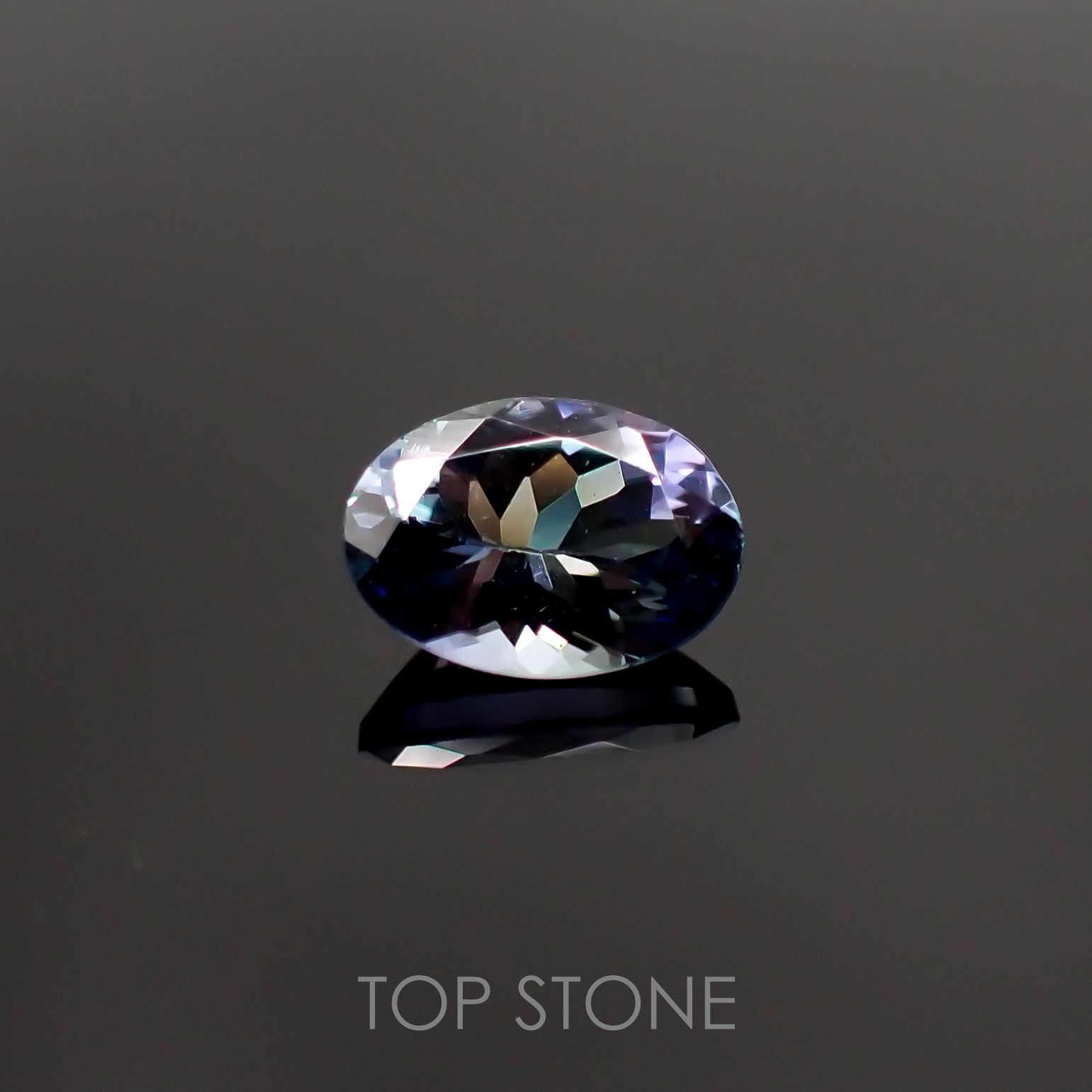 バイカラータンザナイト(ゾイサイト) タンザニア産 ルース 0.87ct[210812650]7.1×5.2mm前後