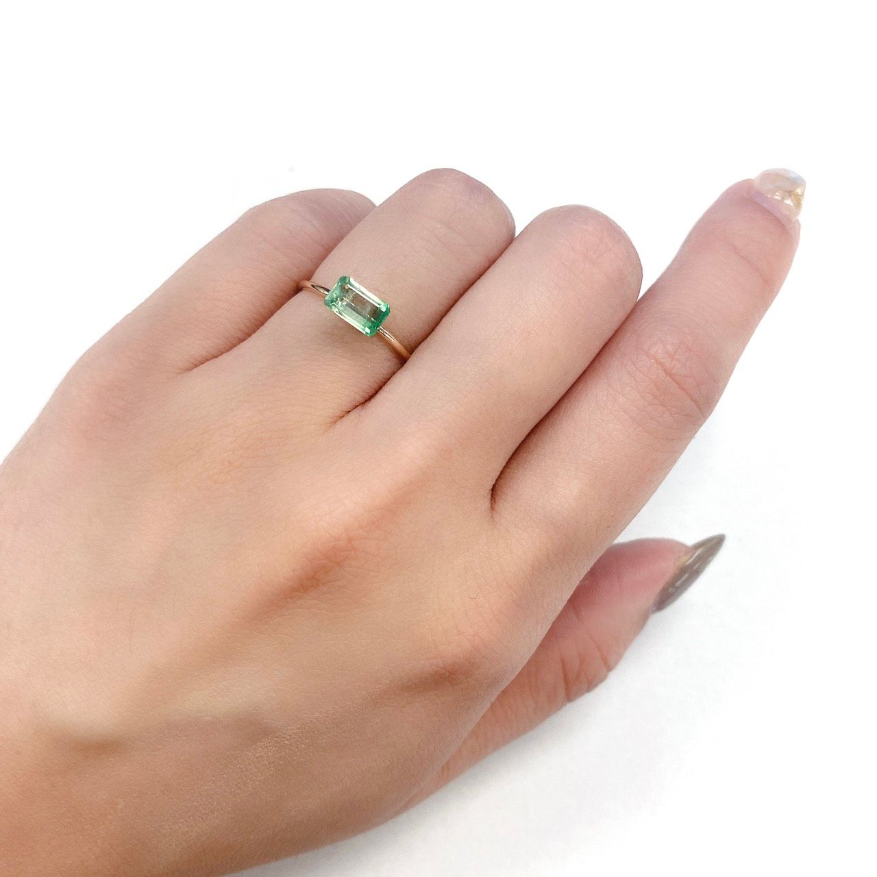 バイカラーツァボライト タンザニア産 ルース 0.8ct[210610926]7×4.3mm前後