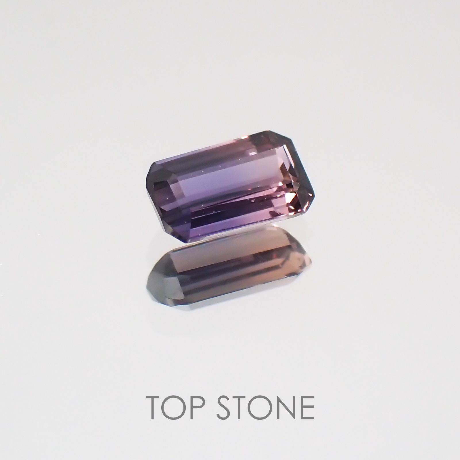 バイカラーサファイア(宝石名バイカラー・サファイア) タンザニア産 0.24ct 識別済[21029757]4.5×2.8mm前後