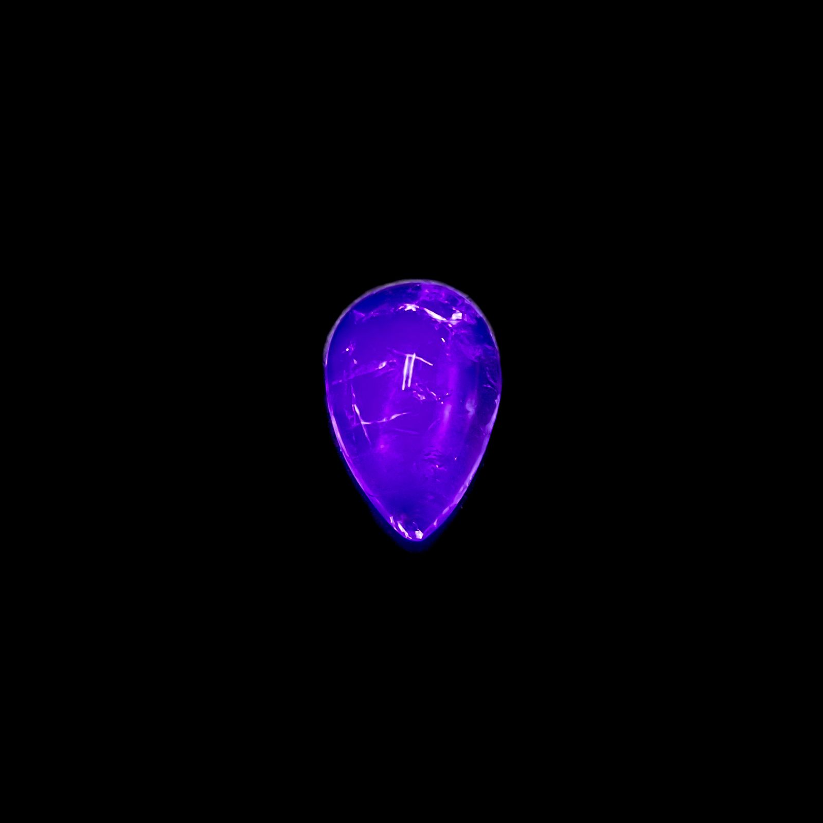 フローライト フルオレッセンス イギリス・ロジャリー鉱山産 1.97ct[240527708]9.8x6.7mm前後