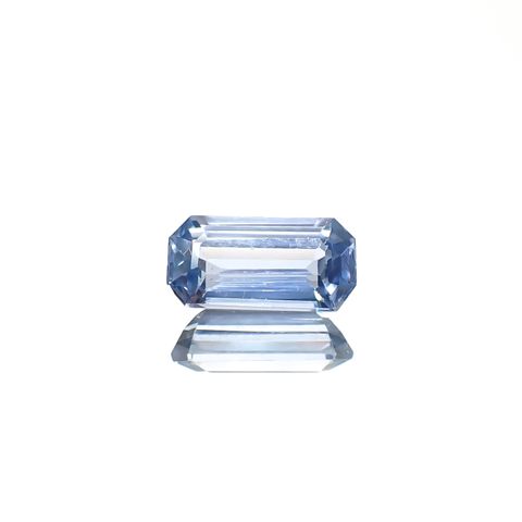 アイスブルーサファイア スリランカ産 0.94ct [241229584]7.5x3.9mm前後