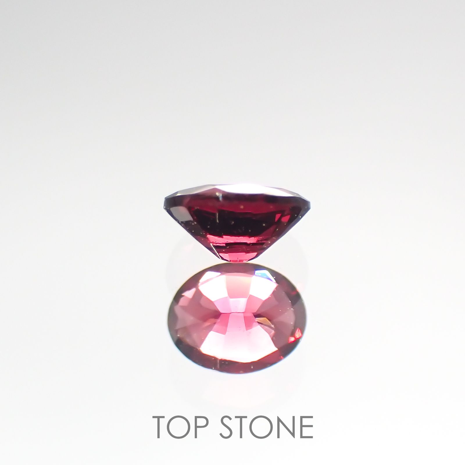 レッドスピネル(宝石名レッド・スピネル) ビルマ産 0.18ct 識別済[210812857]3.9×3mm前後