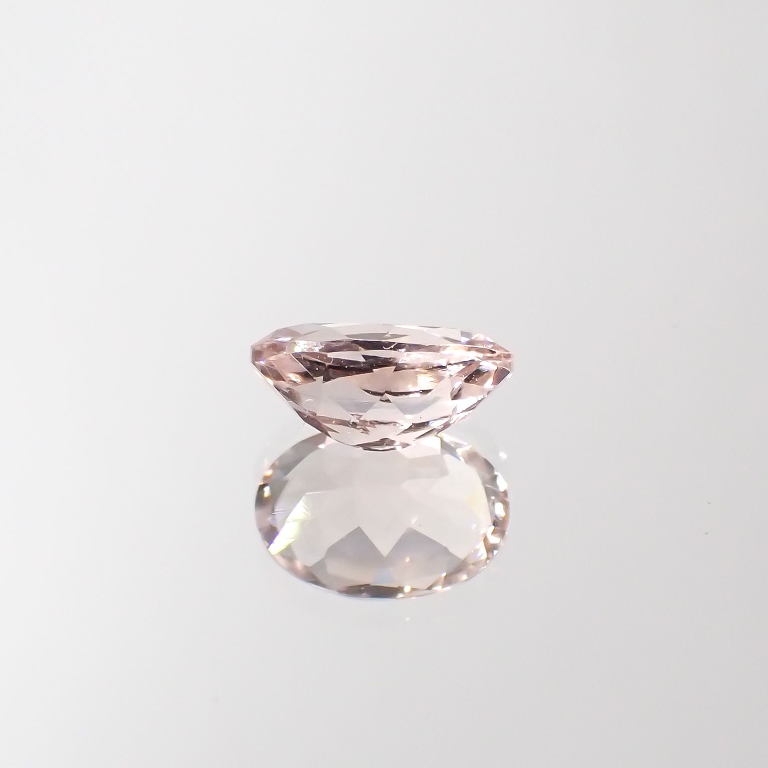 モルガナイト(宝石名モルガナイト)ナイジェリア産 0.68ct 識別済[230321163]7x4.9mm前後