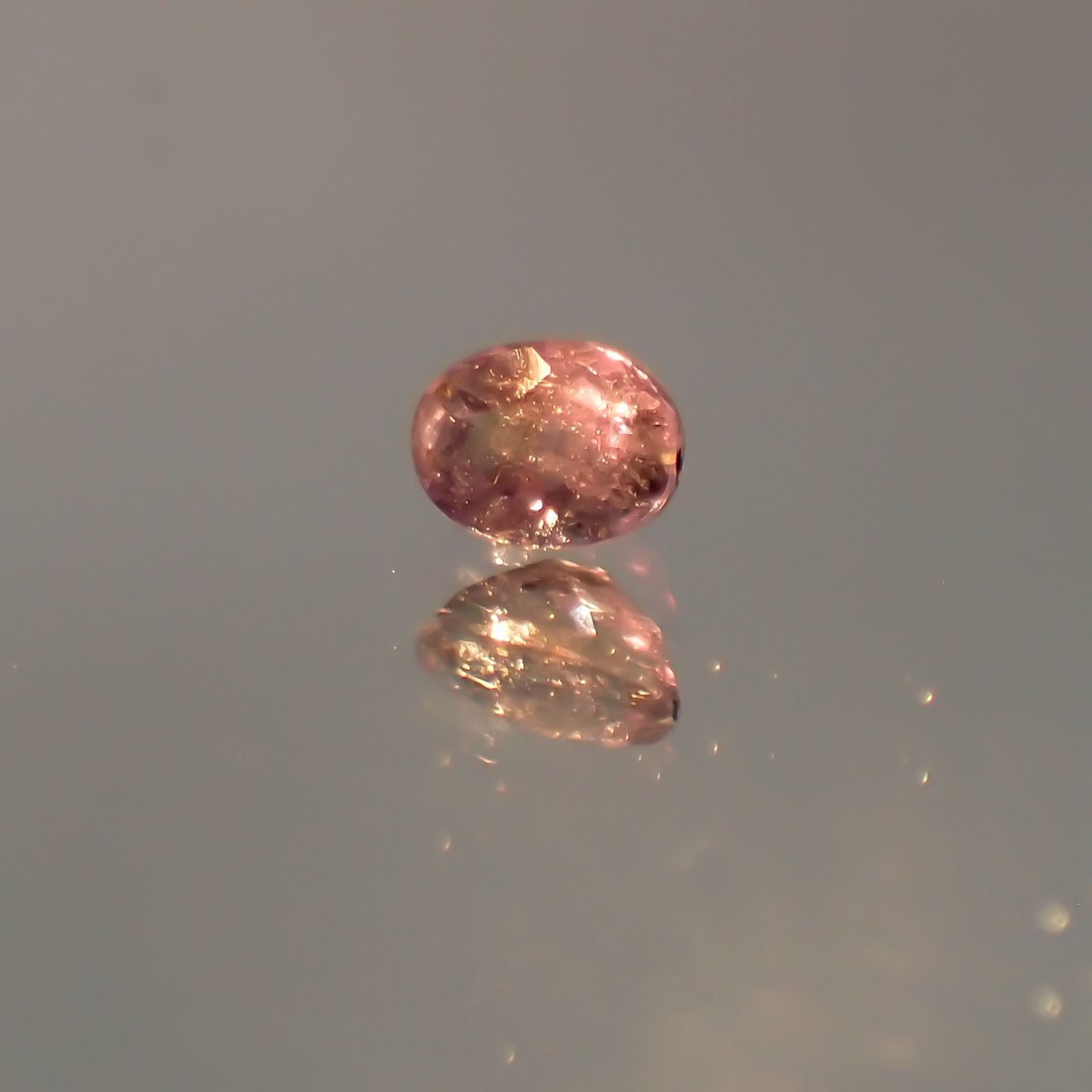 アレキサンドライト ブラジル産 ルース 0.104ct[20052346]3.1×2.4mm前後