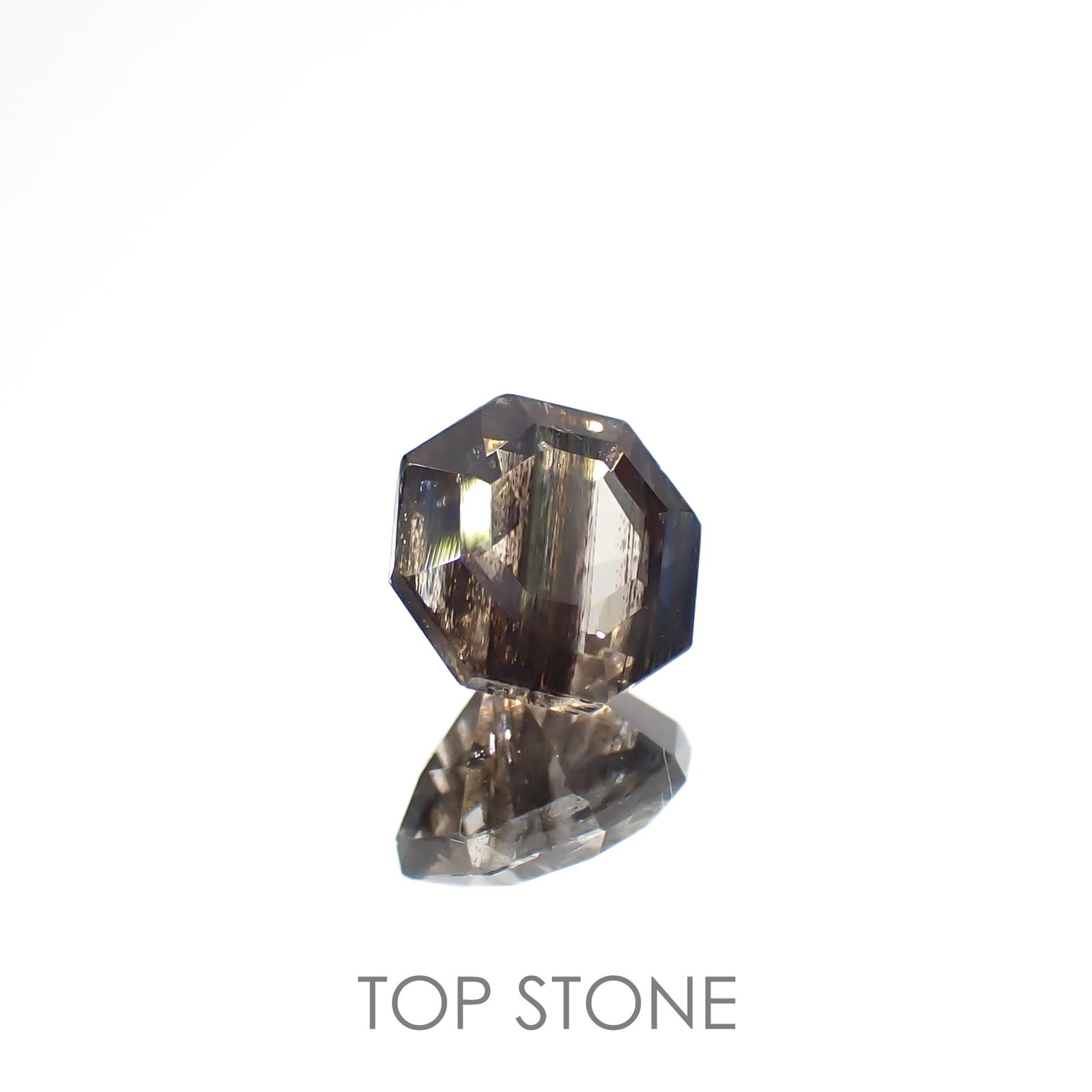 ◇オクタゴンカット◇レインボースキャポライト ブラジル産 0.83ct[220817521]6x5.9mm前後