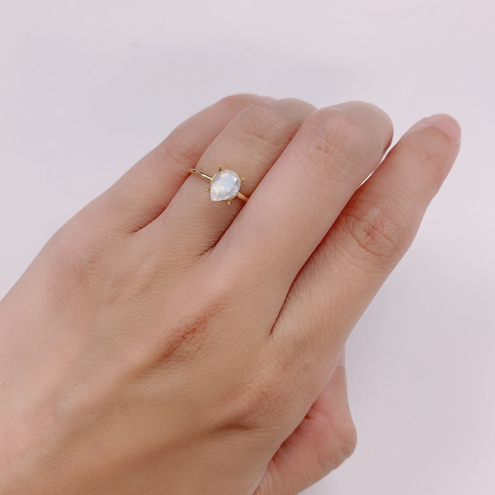 ムーンストーン インド・スリランカ産 ルース 0.61ct[210812743]6.9×5mm前後