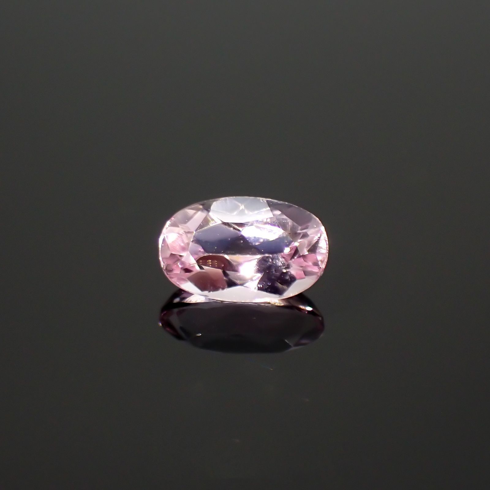 インペリアルトパーズ(宝石名トパーズ)ブラジル産 0.32ct 識別済[220114984]5.1x3.1mm前後