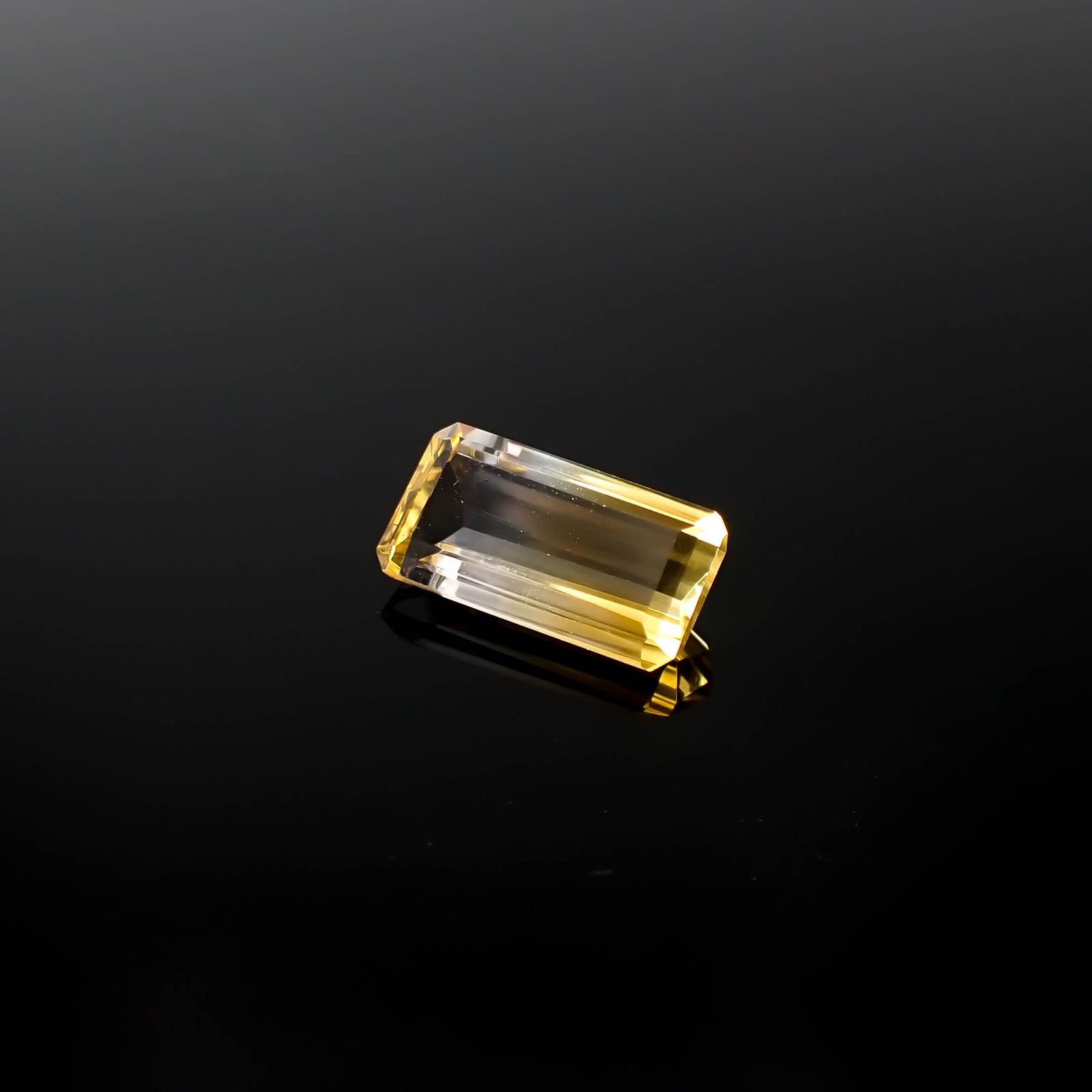 バイカラーシトリン ブラジル・ミナスジェライス州産 7.19ct[240326459]16.8x8.7mm前後