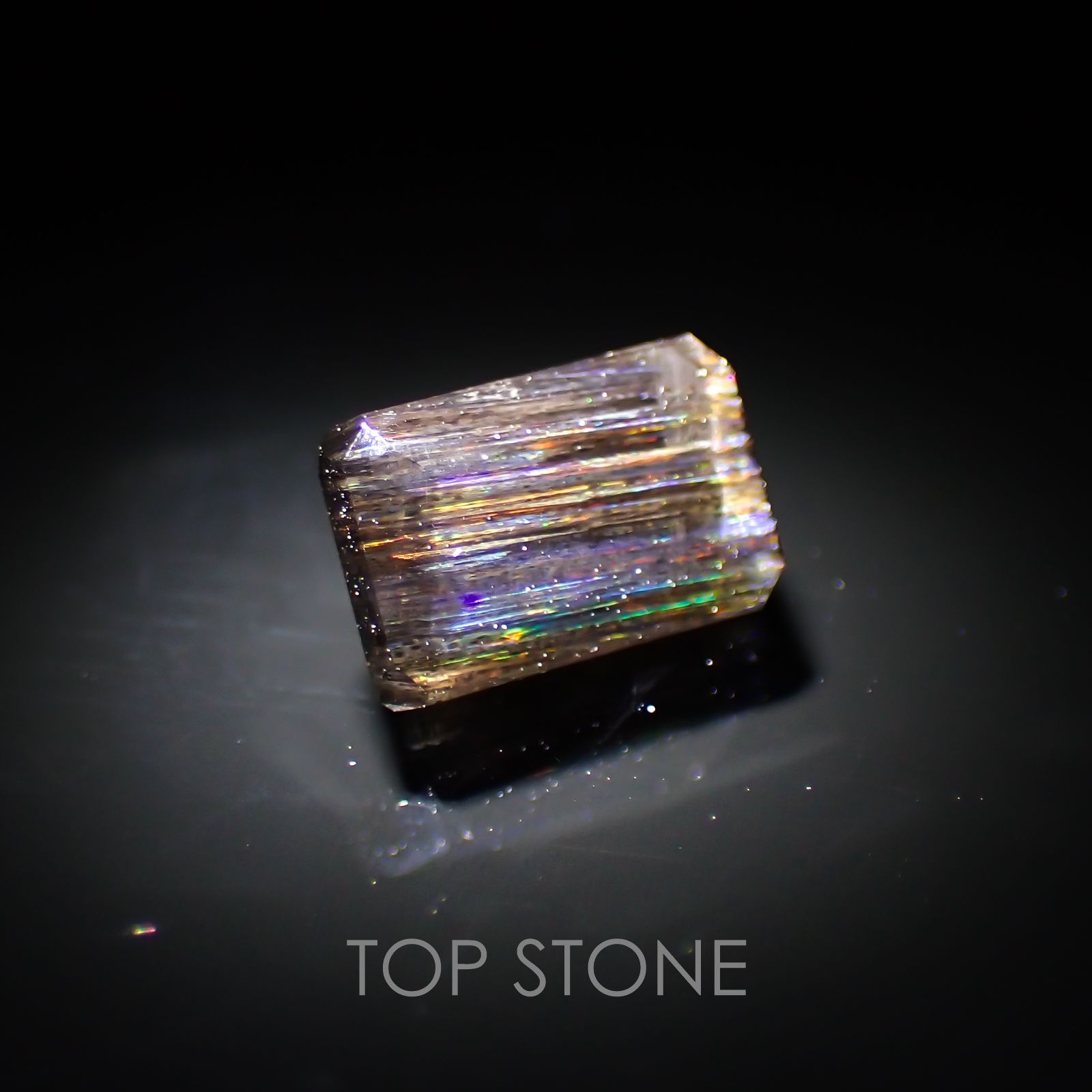 レインボースキャポライト ブラジル産 ルース 1.43ct[21019469]7.9×5.1mm前後