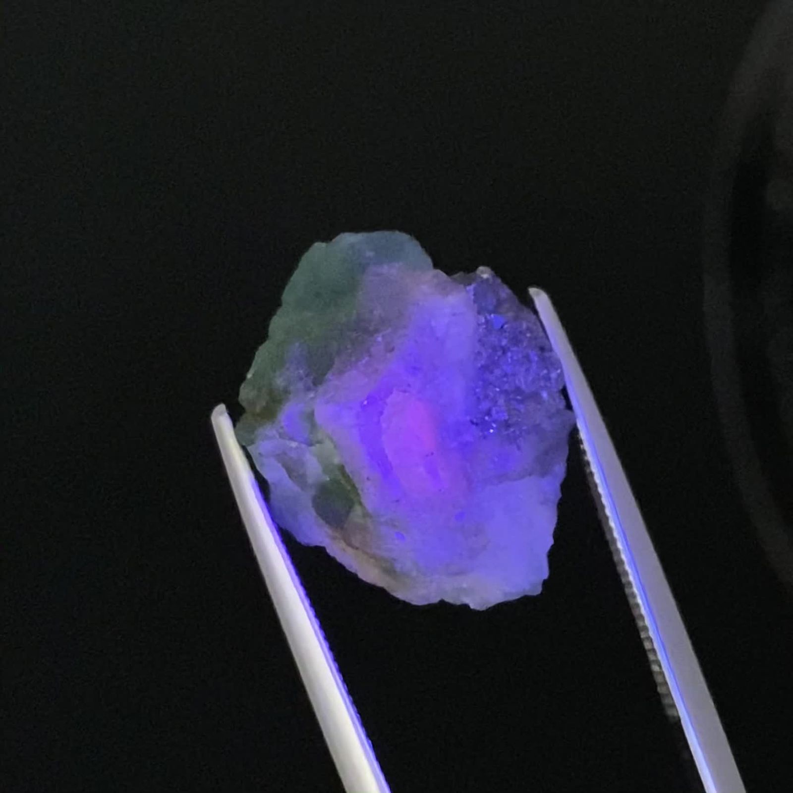 エメラルド 原石 コロンビア産 13.46ct[240427248]18.3x14mm前後