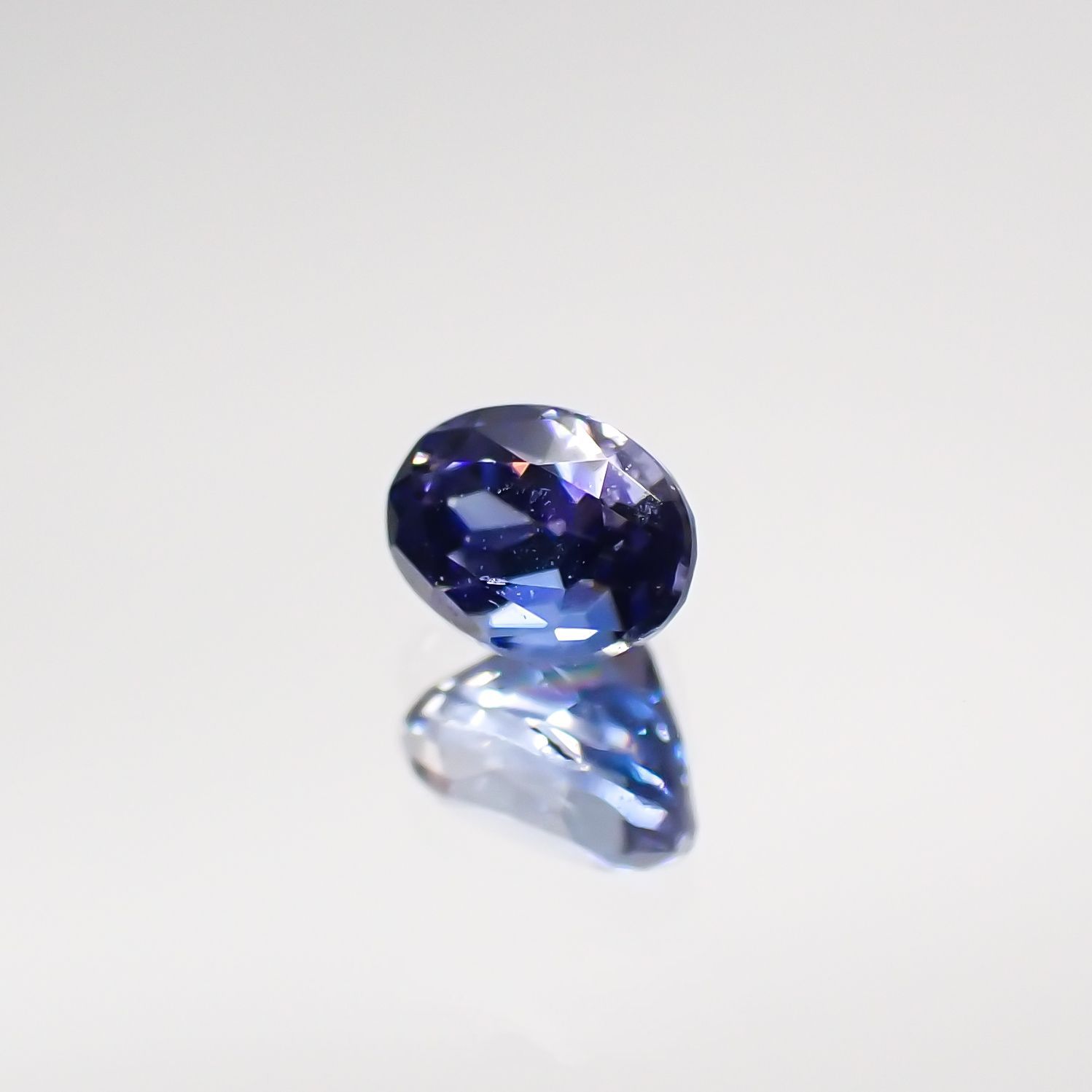 ベニトアイト(宝石名ベニトアイト) アメリカ・カリフォルニア産 0.13ct 識別済[210711650]3.2×2.3mm前後