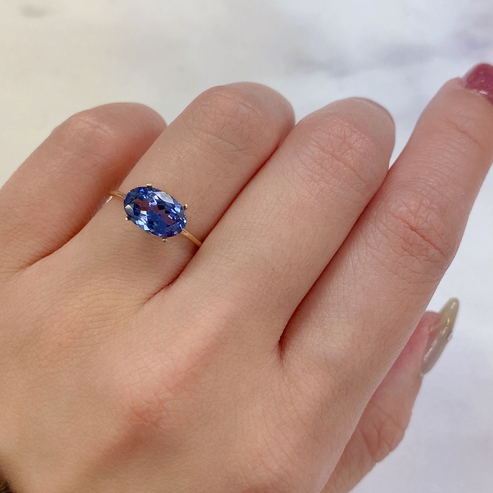 タンザナイト(宝石名タンザナイト) タンザニア産 1.71ct 識別済[24029454]9.5×6.3mm前後