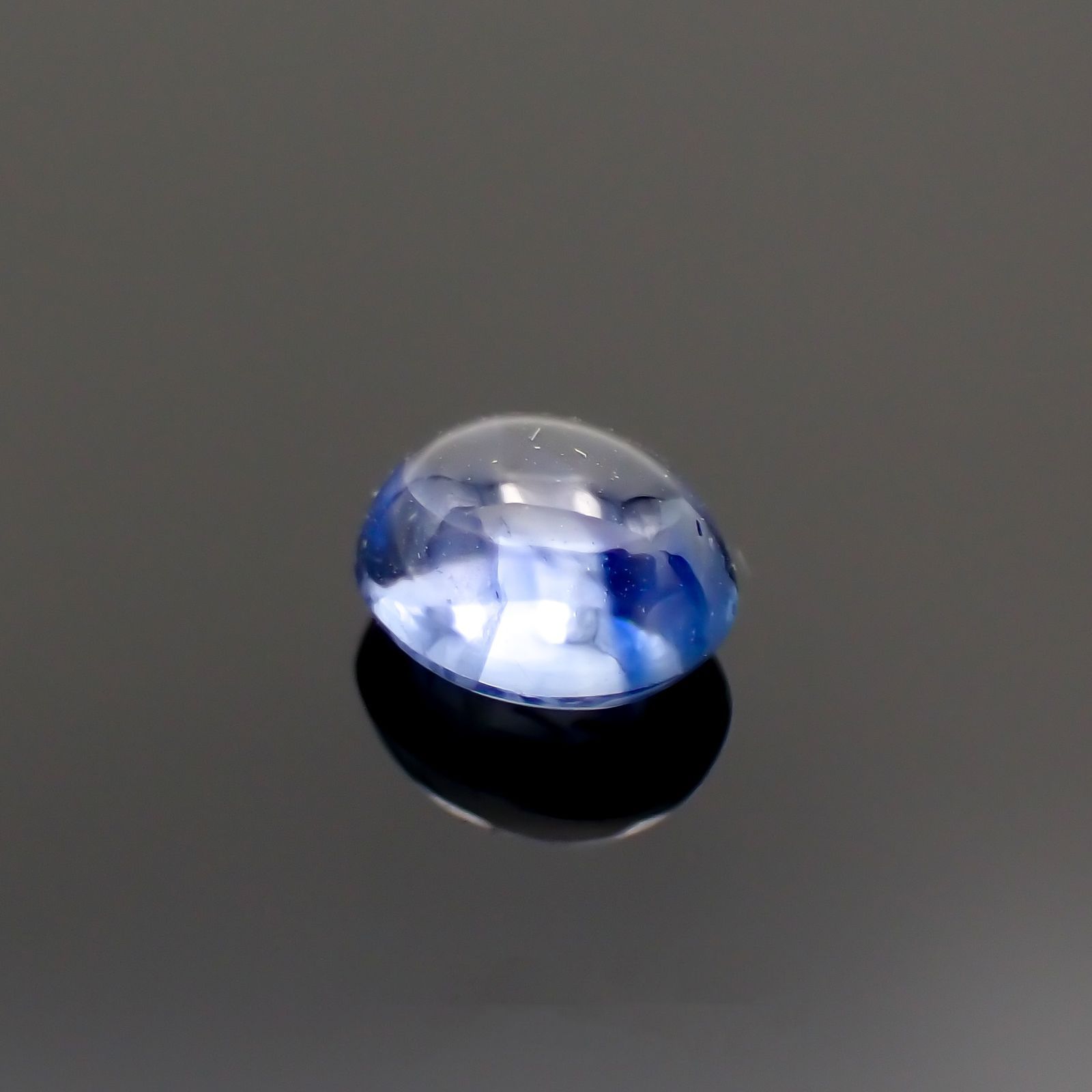 サファイア(宝石名ブルー・サファイア)スリランカ/マダガスカル産 0.87ct 識別済[220918157]5.4x4.4mm前後