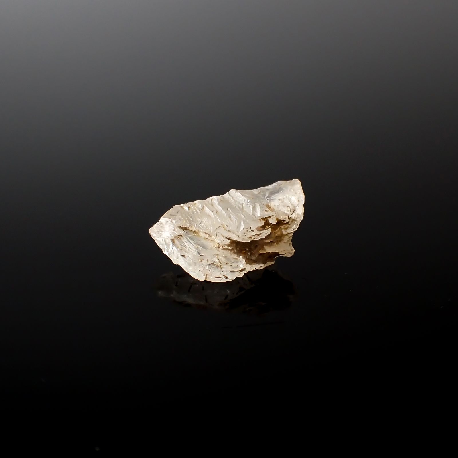 フェナカイト 原石 ウクライナ産 4.63ct[240326809]15.2x9mm前後