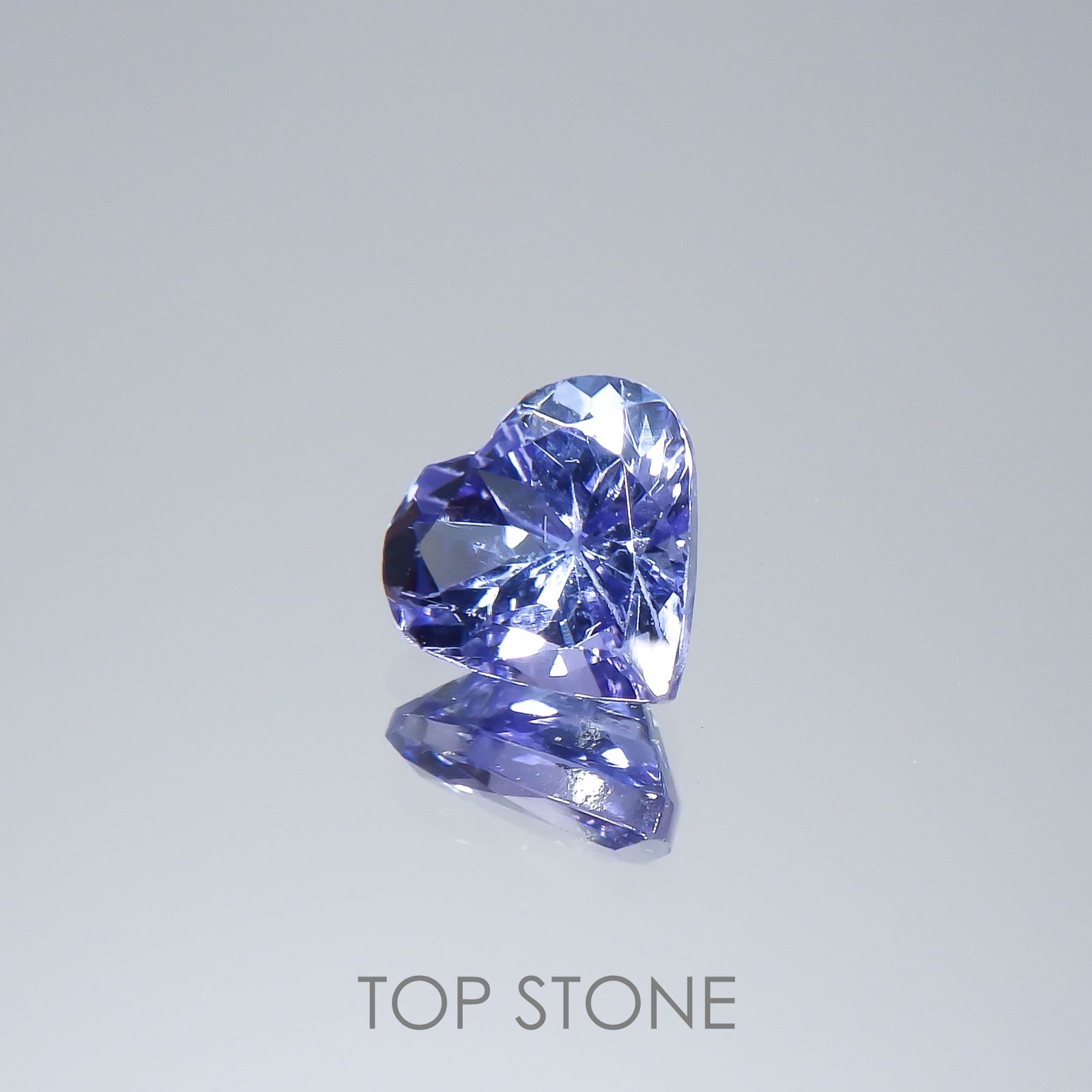 タンザナイト(宝石名タンザナイト)タンザニア産 0.53ct 識別済[220516050]5.2x5.2mm前後