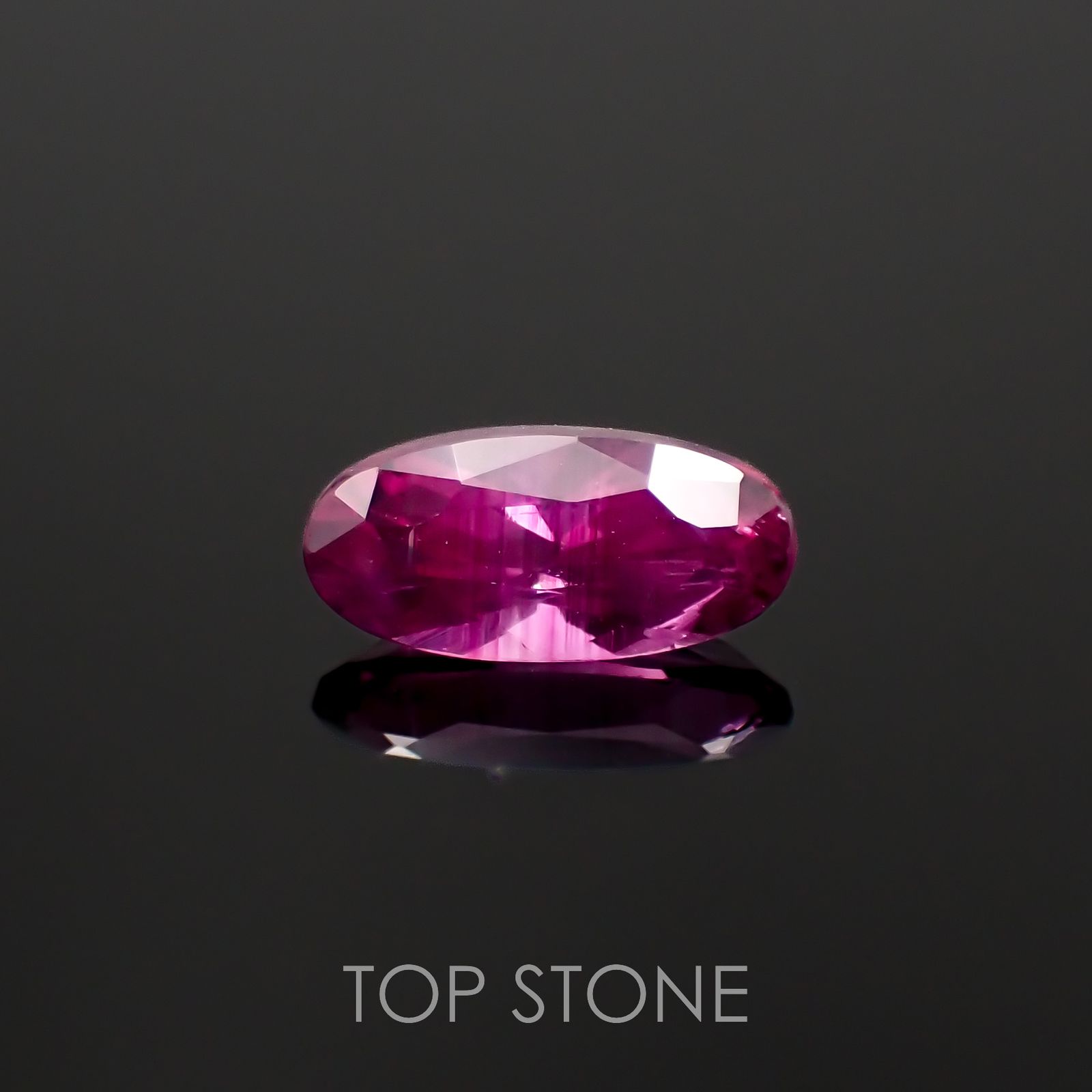 パープルサファイア パキスタン・カシミール産 0.69ct[230119880]7.7x3.6mm前後