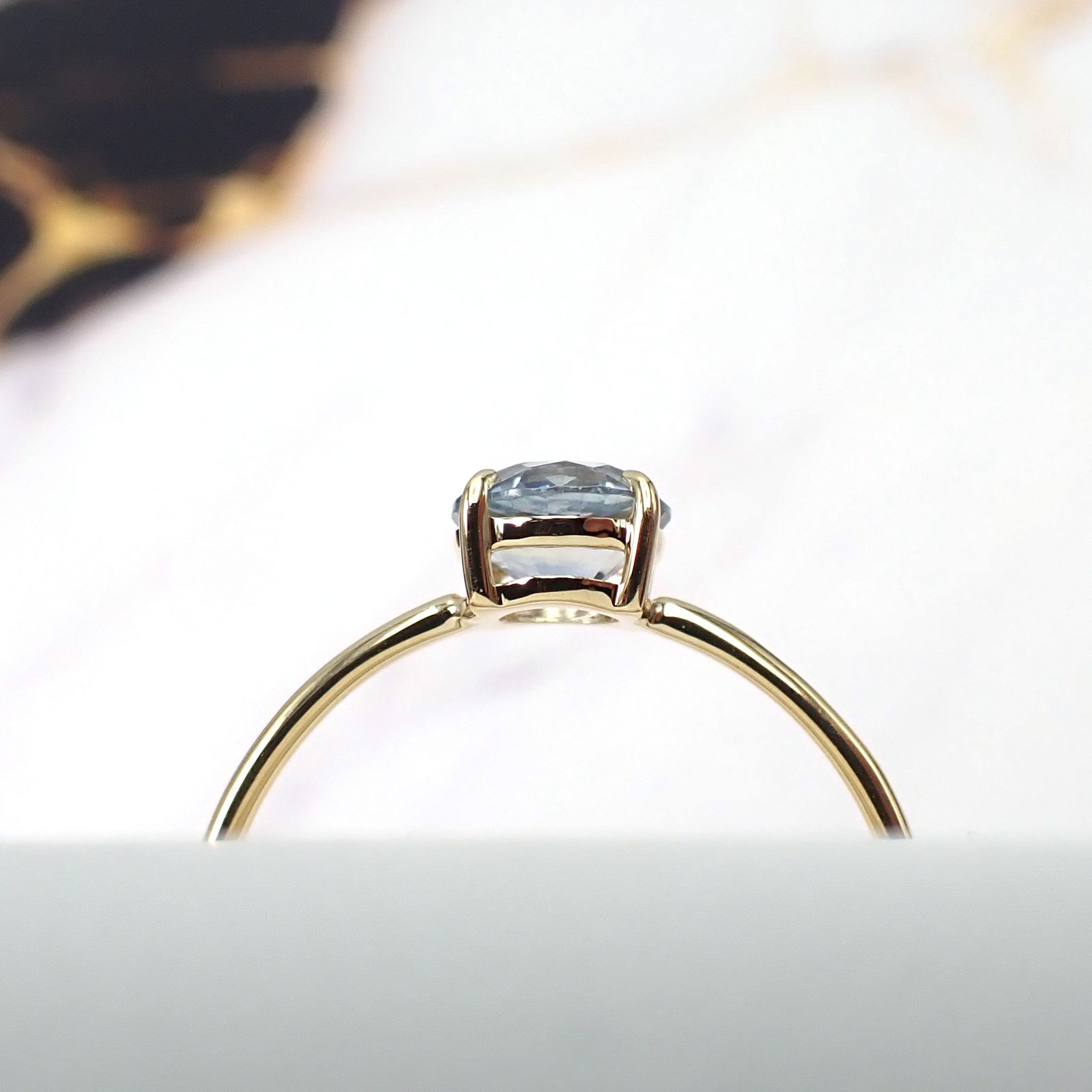 リング空枠：石留め▶アイスブルーサファイア（お客様製作例）