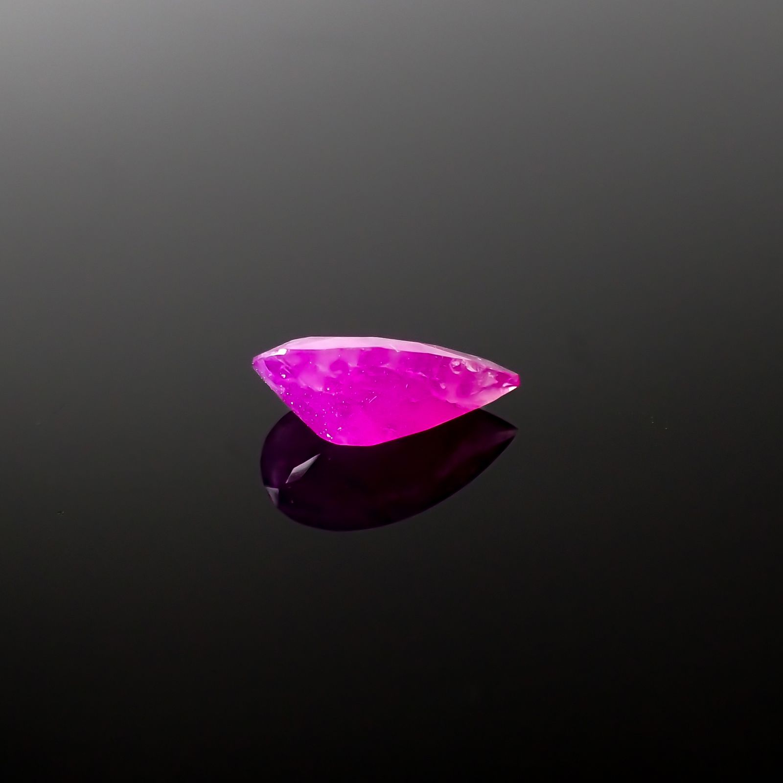 ピンクスギライト 南アフリカ産 1.29ct[240327012]11x6mm前後