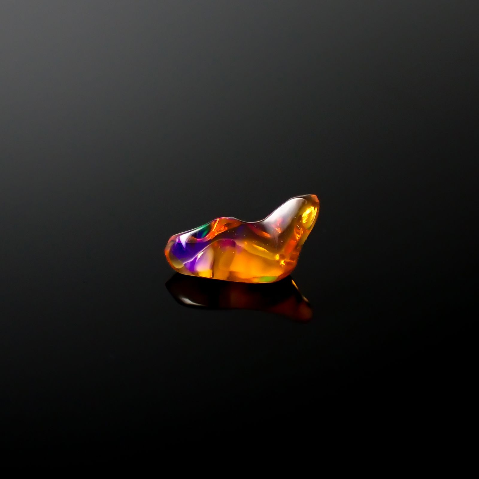 ファイヤーオパール 原石 メキシコ産 0.38ct[240226183]8x5.1mm前後