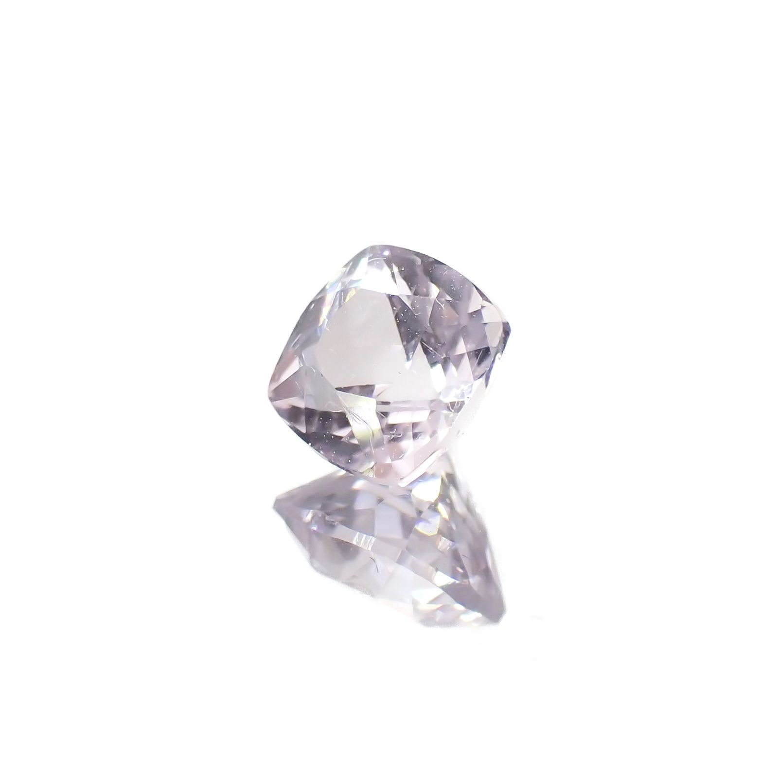 マリアライト フルオレッセンス(宝石名スキャポライト)スリランカ産 識別済 0.53ct / 5x4.9mm前後 [251021678]