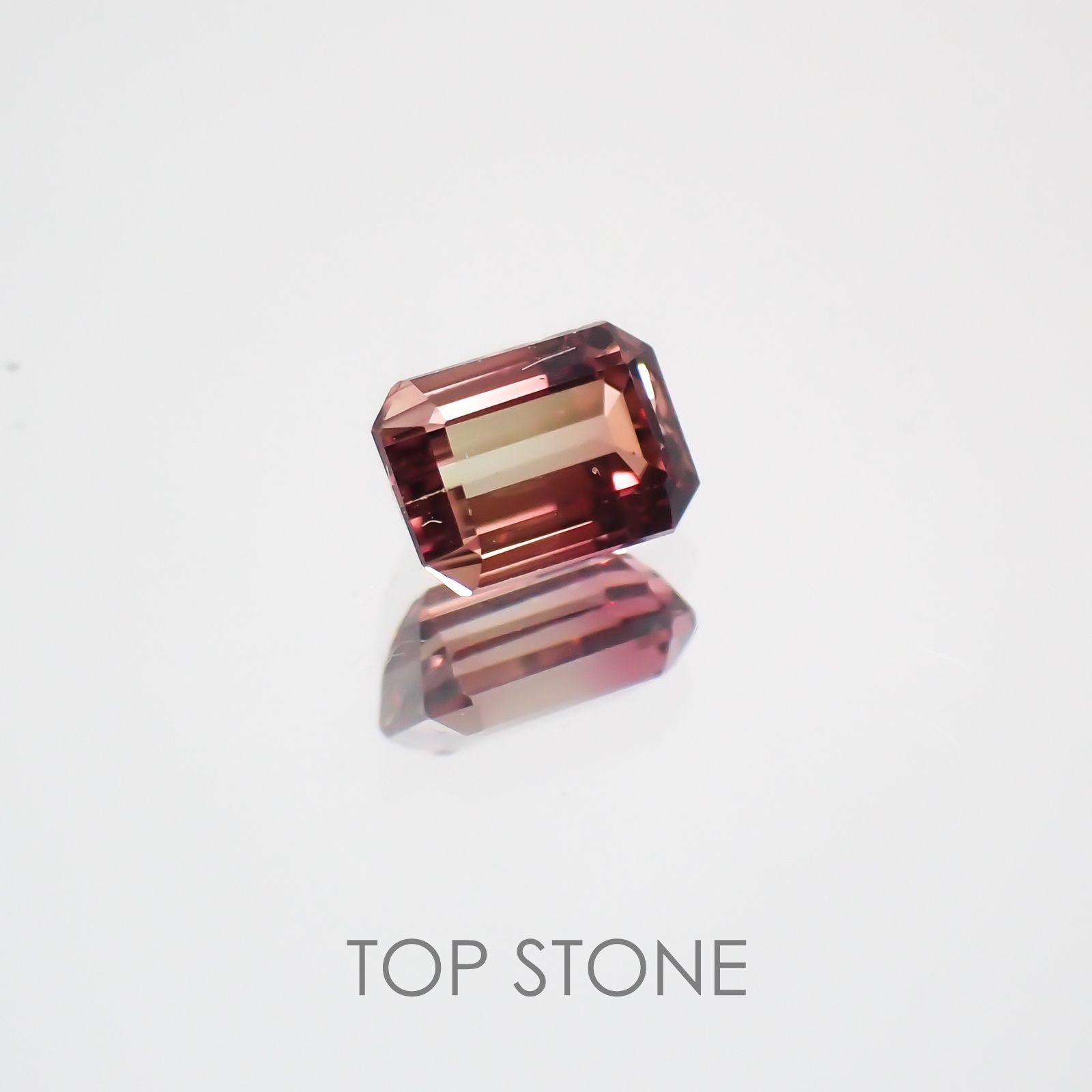 バイカラーサファイア(宝石名バイカラー・サファイア) タンザニア産 0.28ct 識別済[21069753]4×2.9mm前後