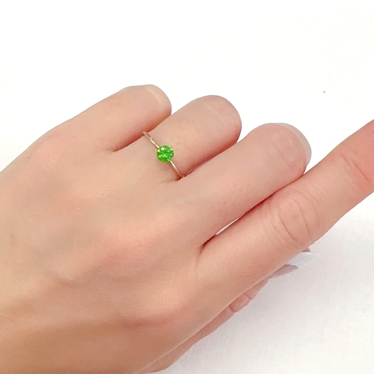 デマントイドガーネット ロシア産 0.42ct[231224559]4.4x4.4mm前後