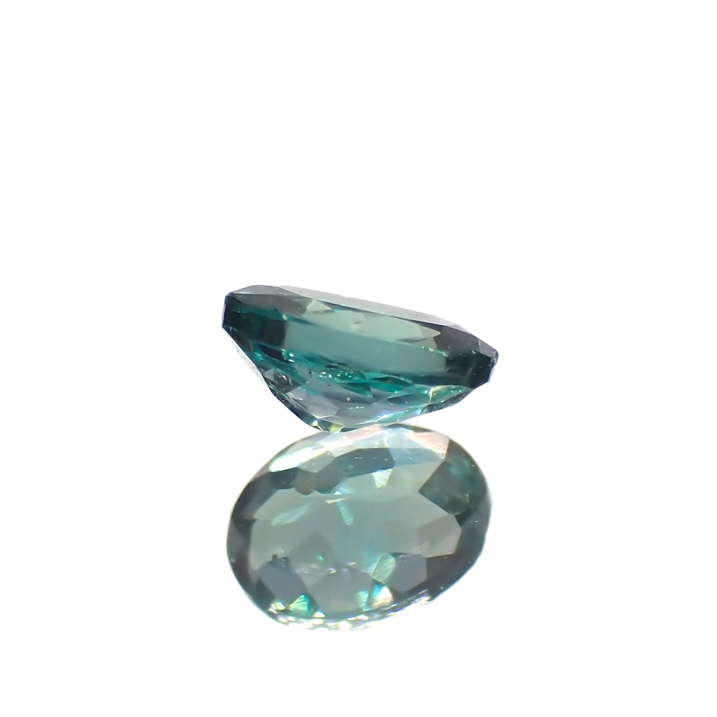アレキサンドライト(宝石名アレキサンドライト)インド産 0.22ct 識別済[221219403]4.1x3.1mm前後