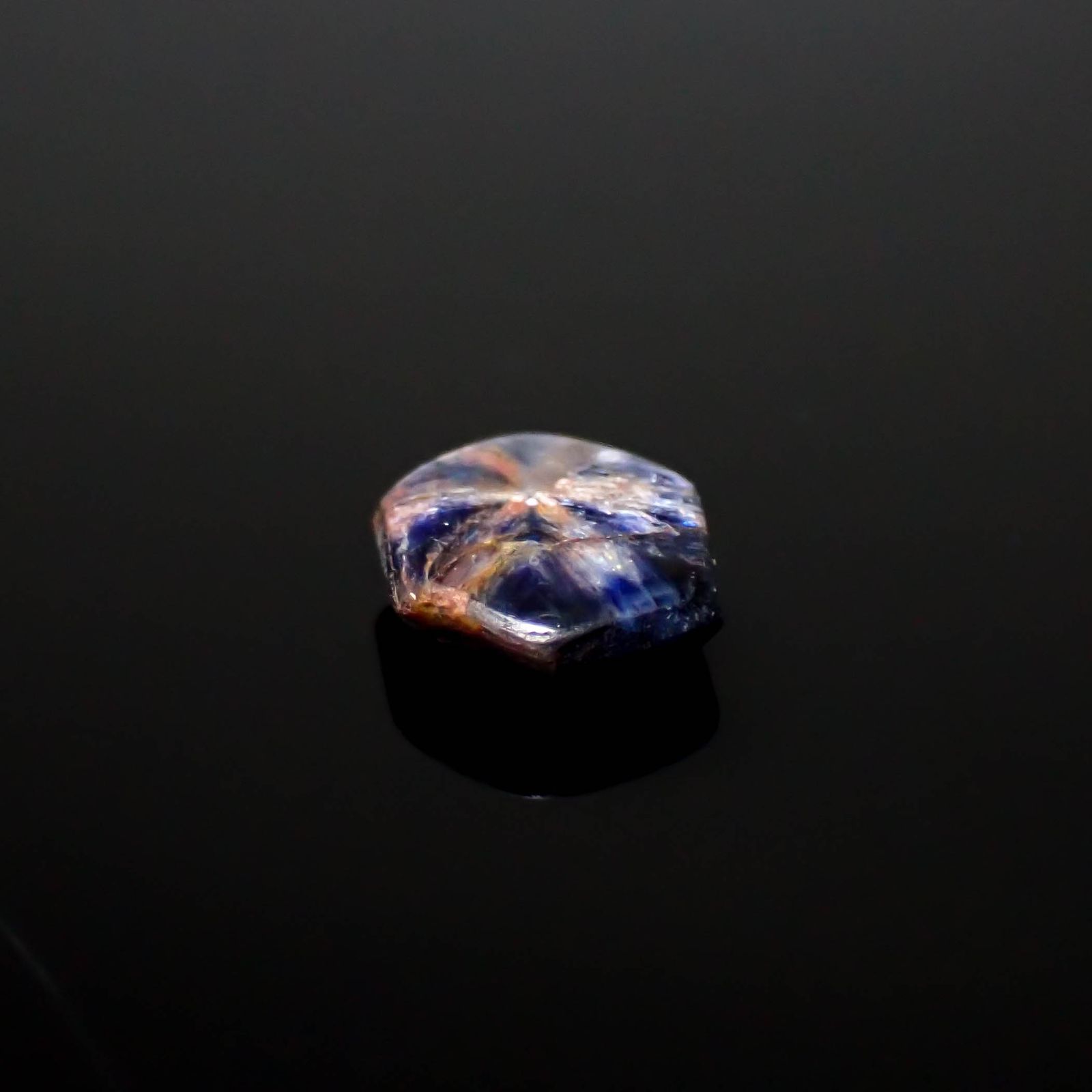 トラピッチェサファイア 原石スライス磨き ビルマ産 0.93ct [250430184]6x5.8mm前後