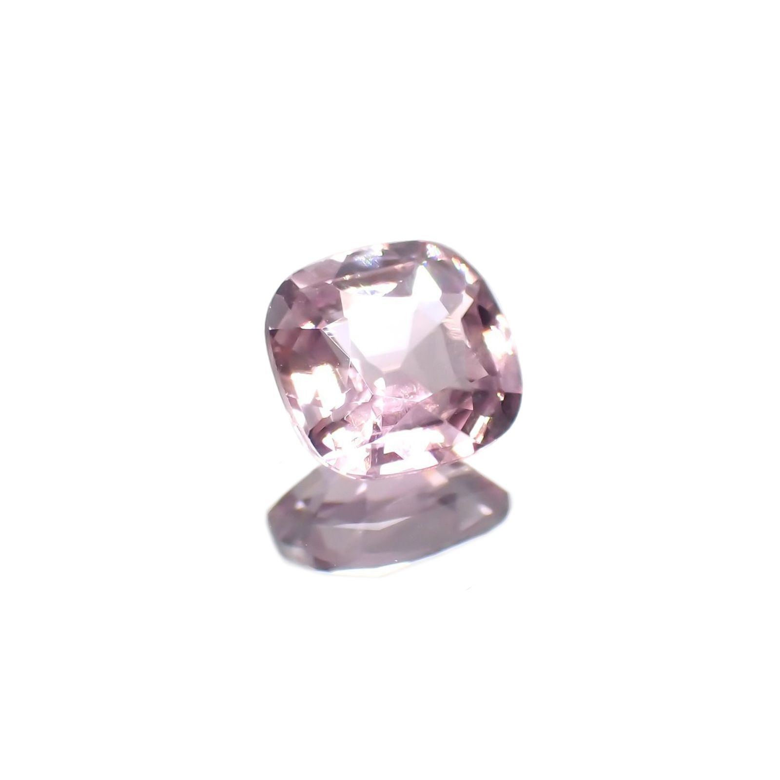 ピンクダイアスポア(宝石名ダイアスポア) アフガニスタン産 ソ付(日独) 1.150ct / 6.5x6.3mm前後 [251112422]