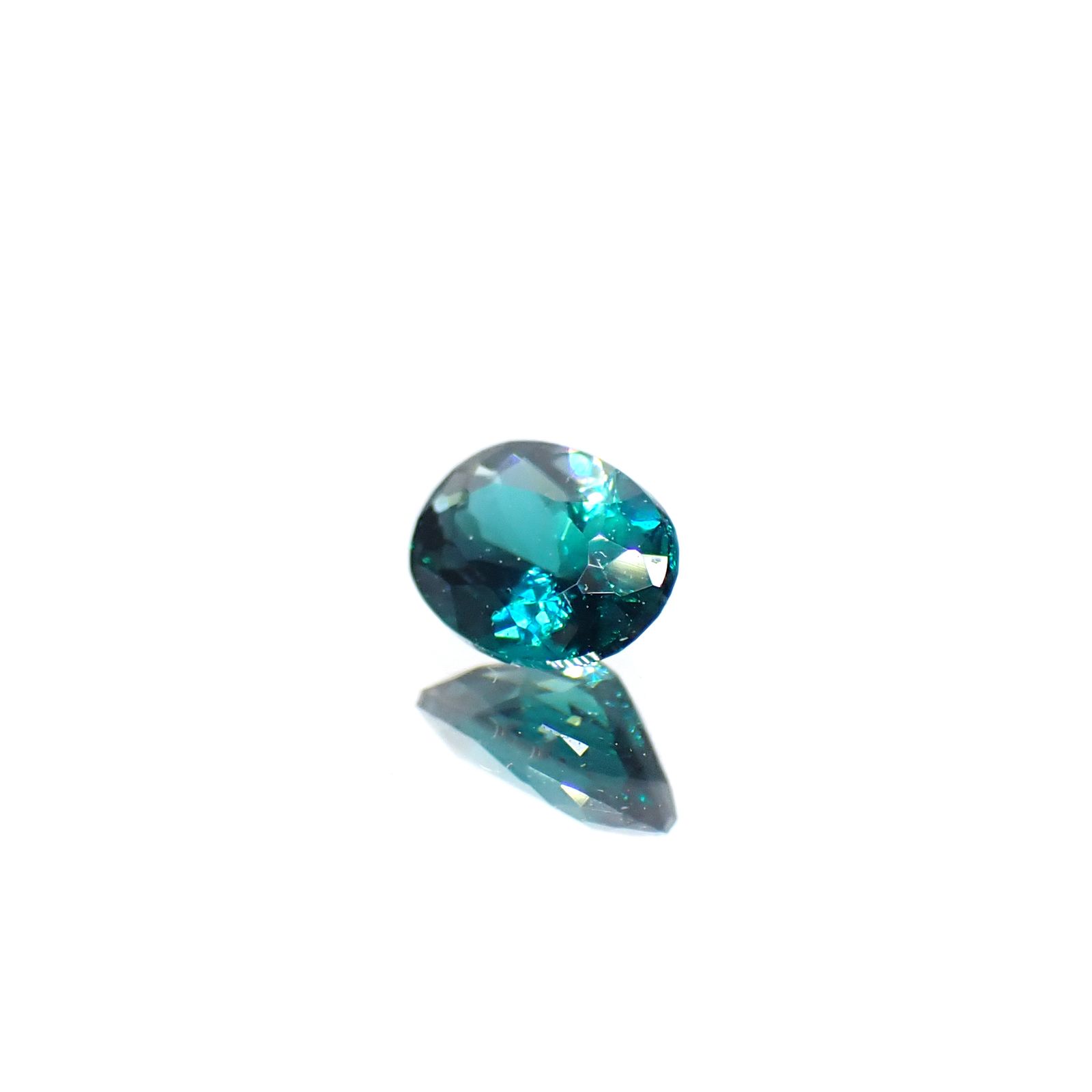 グランディディエライト マダガスカル産 0.26ct / 5x3.4mm前後 [251031291]