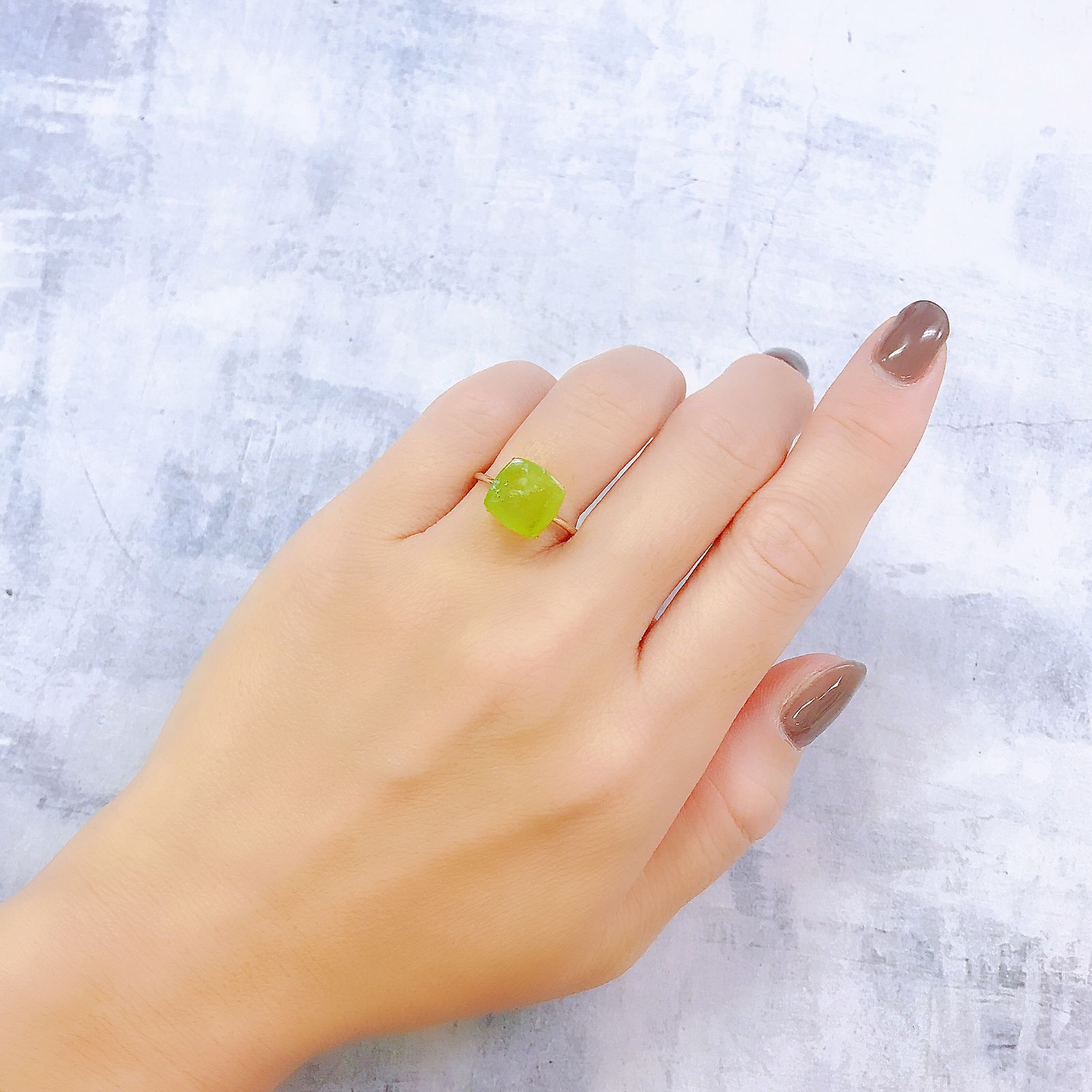 グリーンオパール ブラジル・アマゾン産 3.53ct[220917908]10.1x9.9mm前後