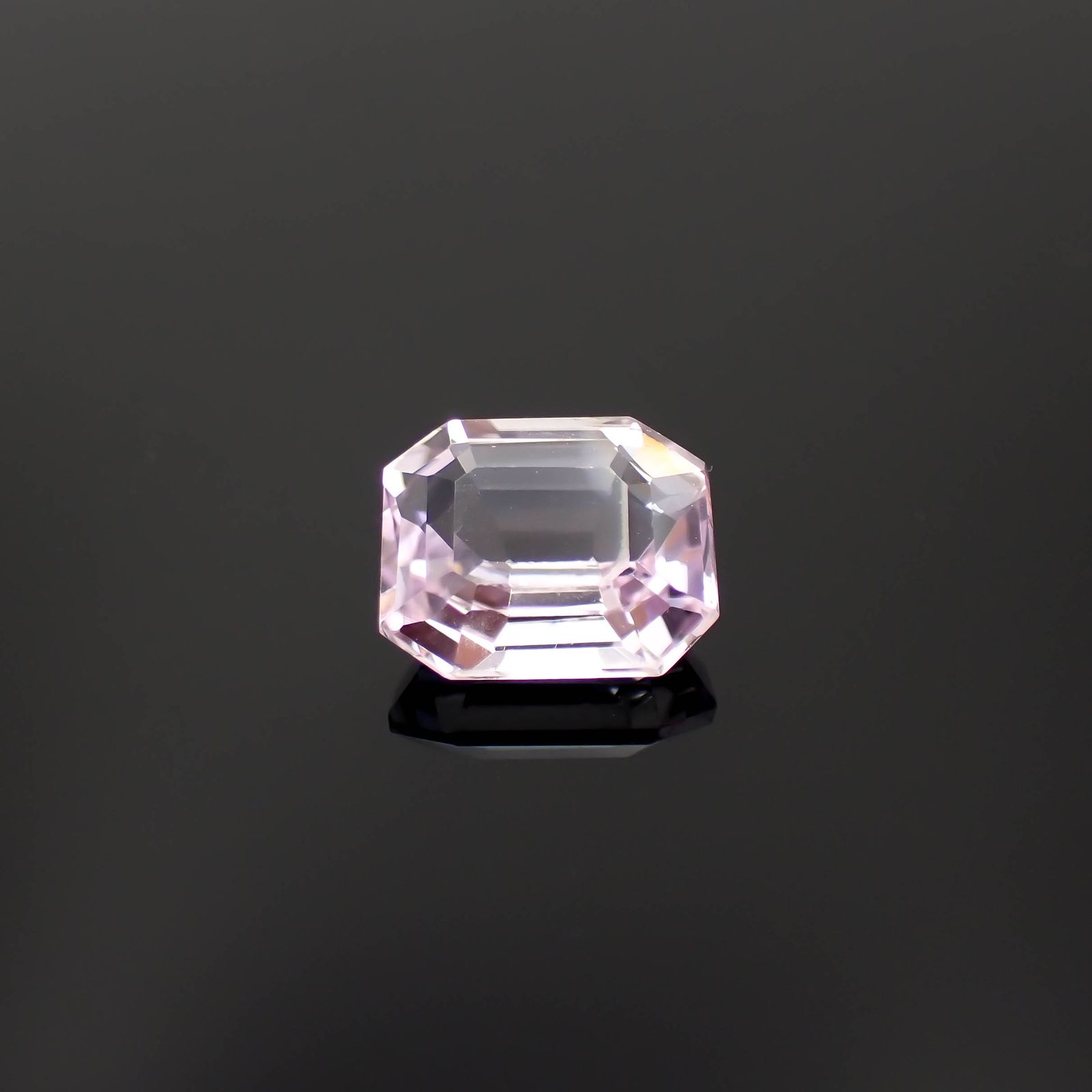 クンツァイト アフガニスタン産 3.27ct[230722931]9.9x8.3mm前後