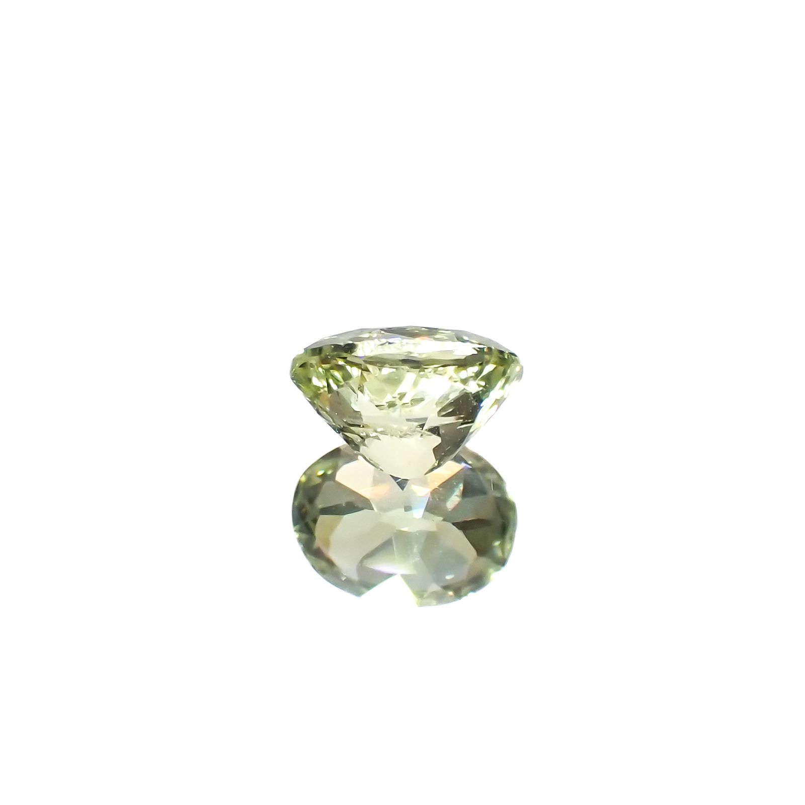 バナジウムクリソベリル(宝石名クリソベリル)マダガスカル産 0.629ct ソ付(日独)[240527636]5.71x4.38mm前後